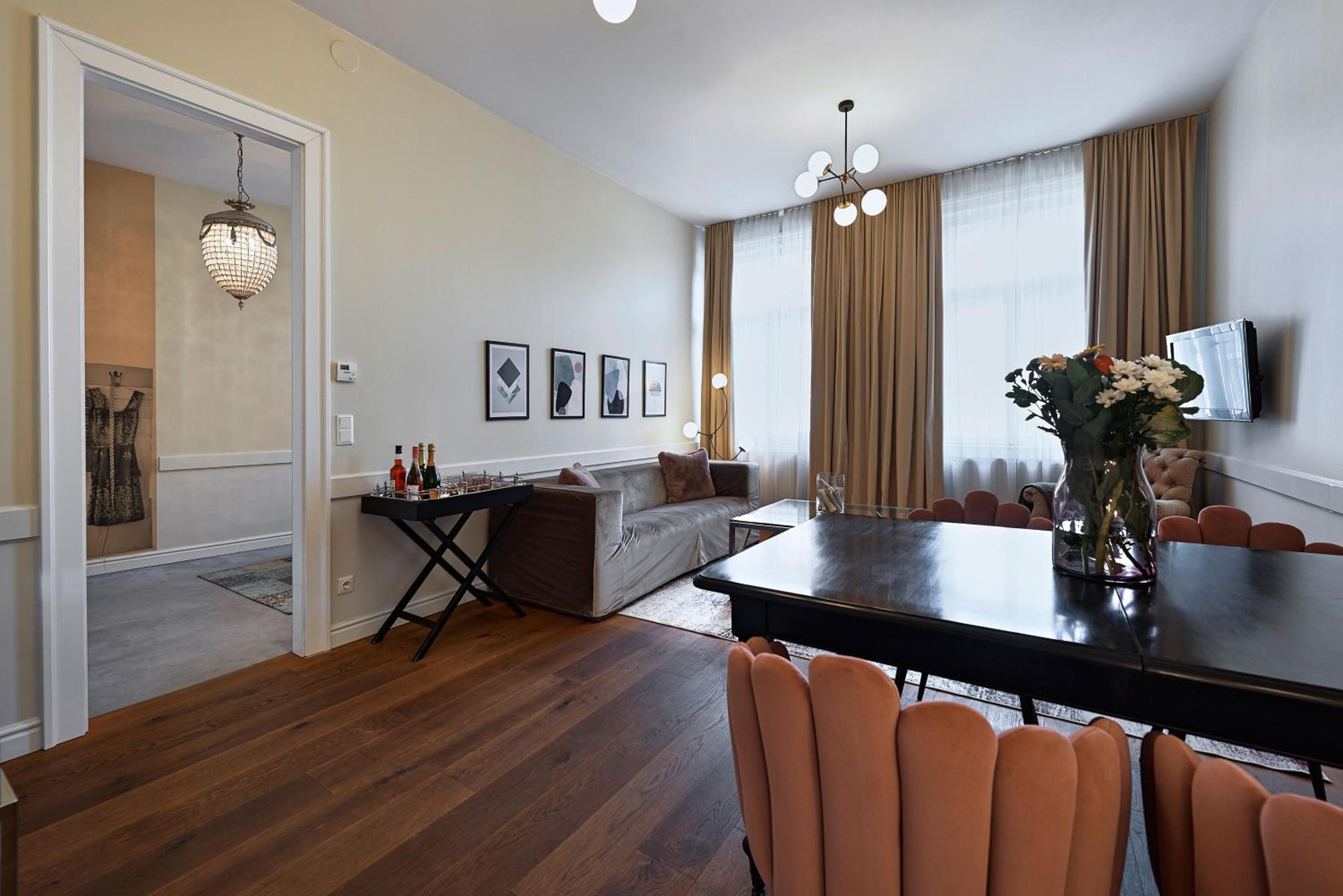 6 rooms Naschmarkt
