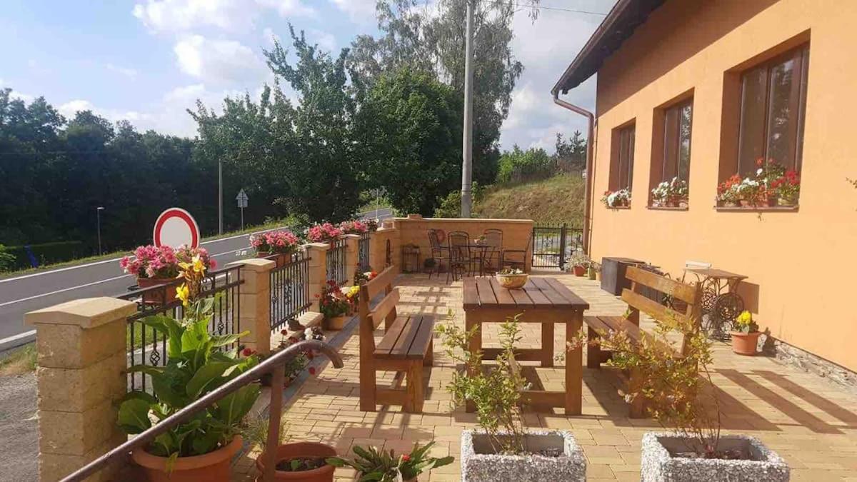 Tři okna do hor-Celý byt k pronájmu