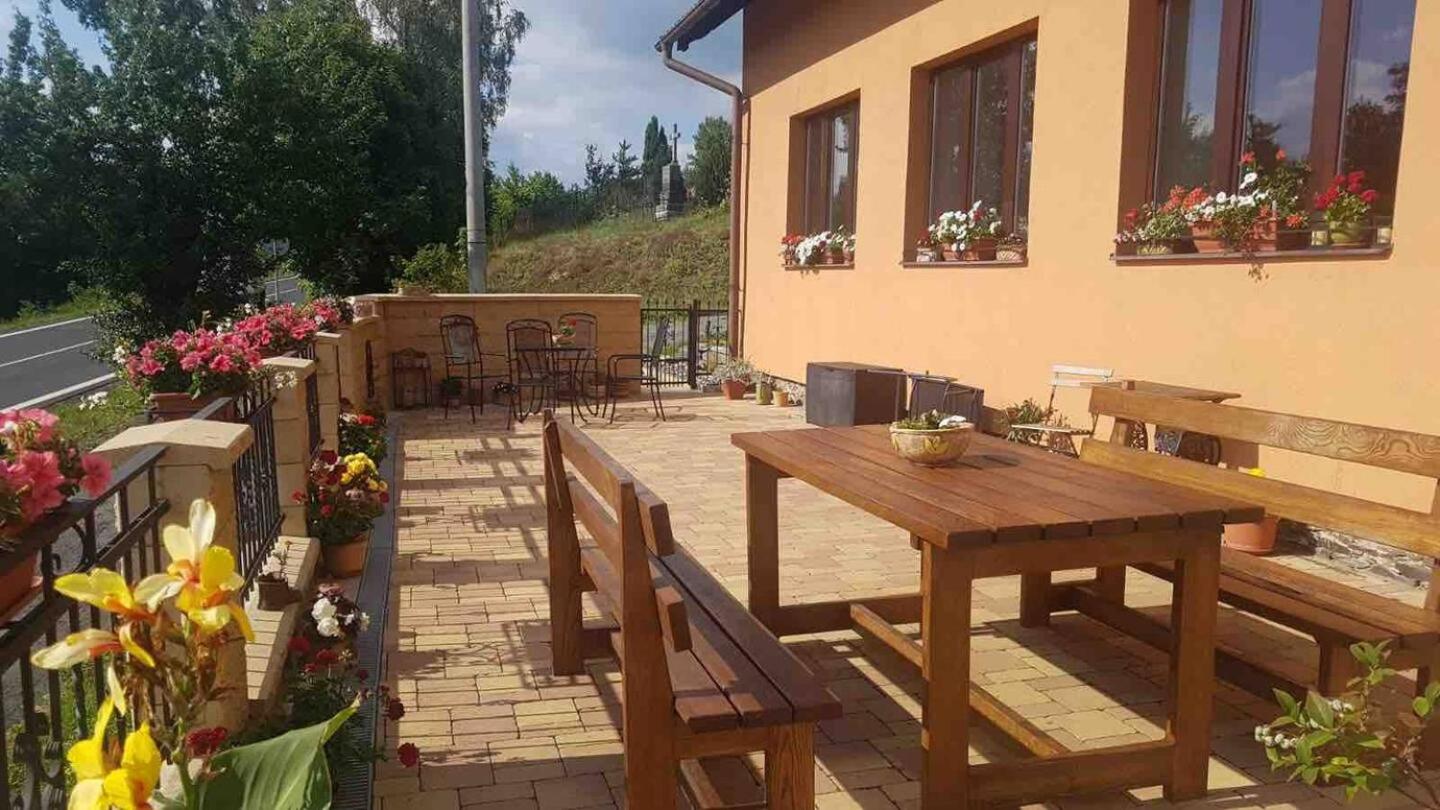 Tři okna do hor-Celý byt k pronájmu