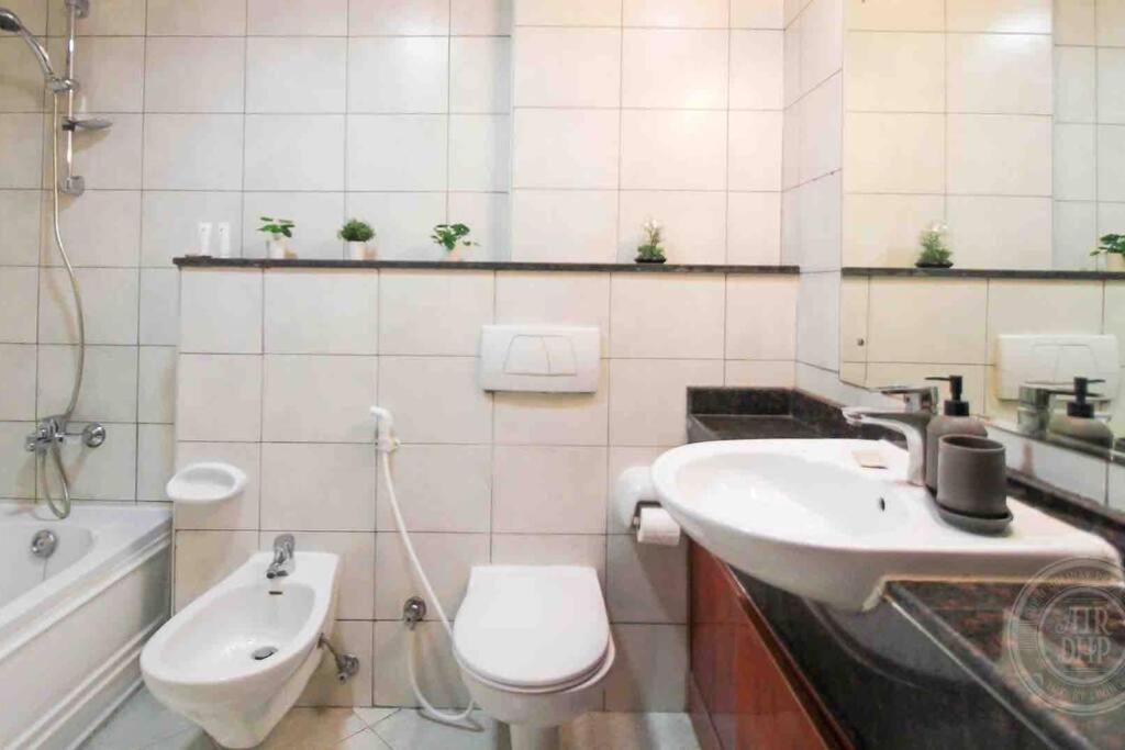 AIRDHP MARINA & SEA VIEW Modern 3 BED