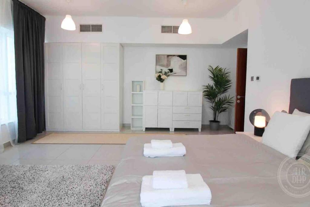 AIRDHP MARINA & SEA VIEW Modern 3 BED