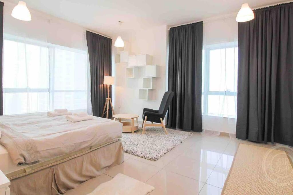 AIRDHP MARINA & SEA VIEW Modern 3 BED