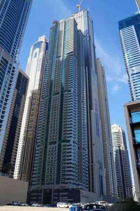 AIRDHP MARINA & SEA VIEW Modern 3 BED