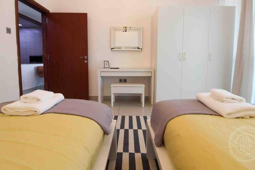 AIRDHP MARINA & SEA VIEW Modern 3 BED