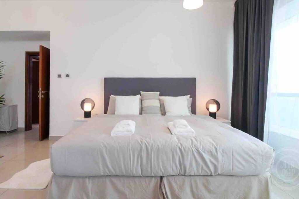 AIRDHP MARINA & SEA VIEW Modern 3 BED