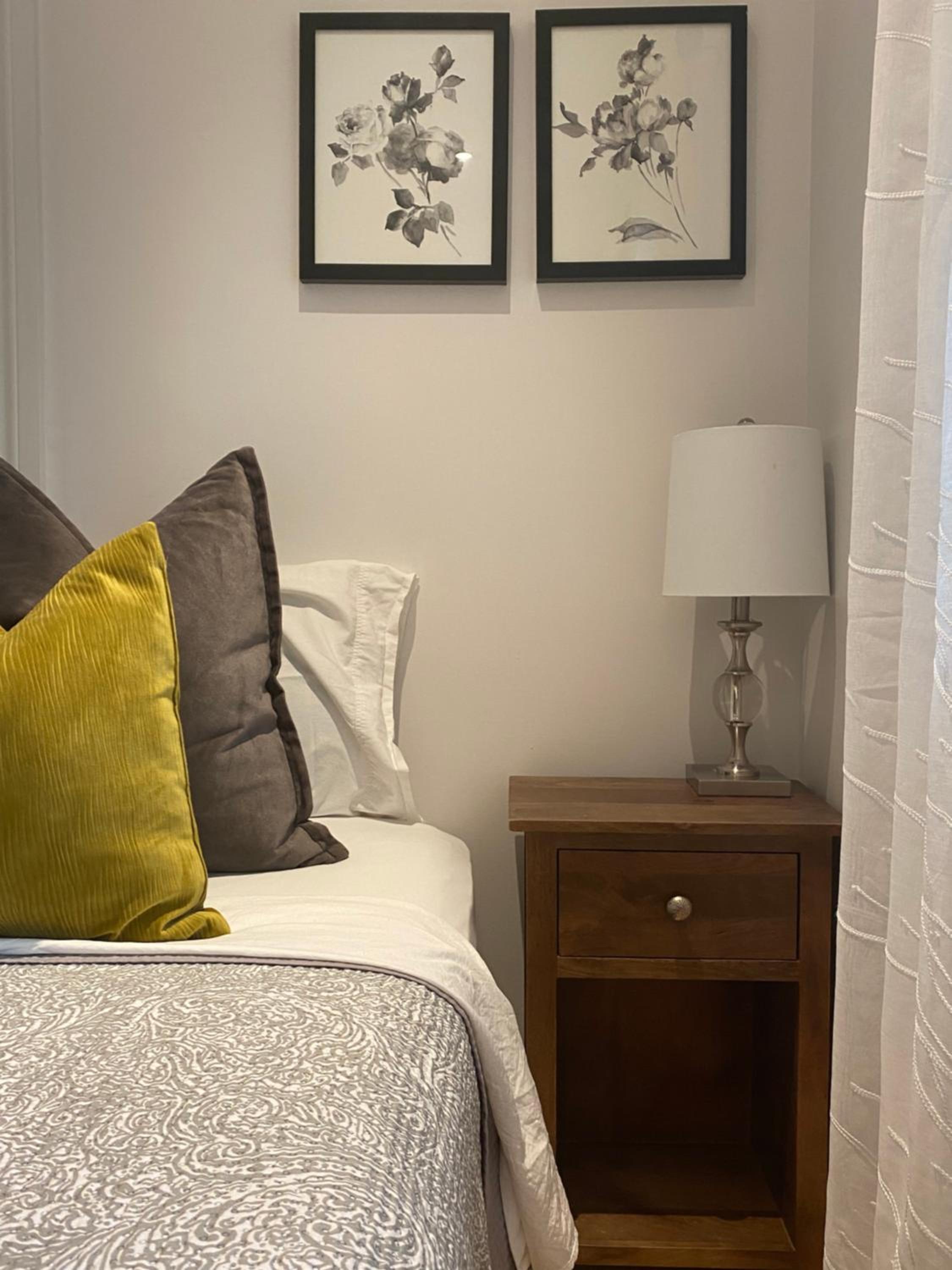 Clearbrooke Gem- Bright Private Bedroom close to YYZ view 5