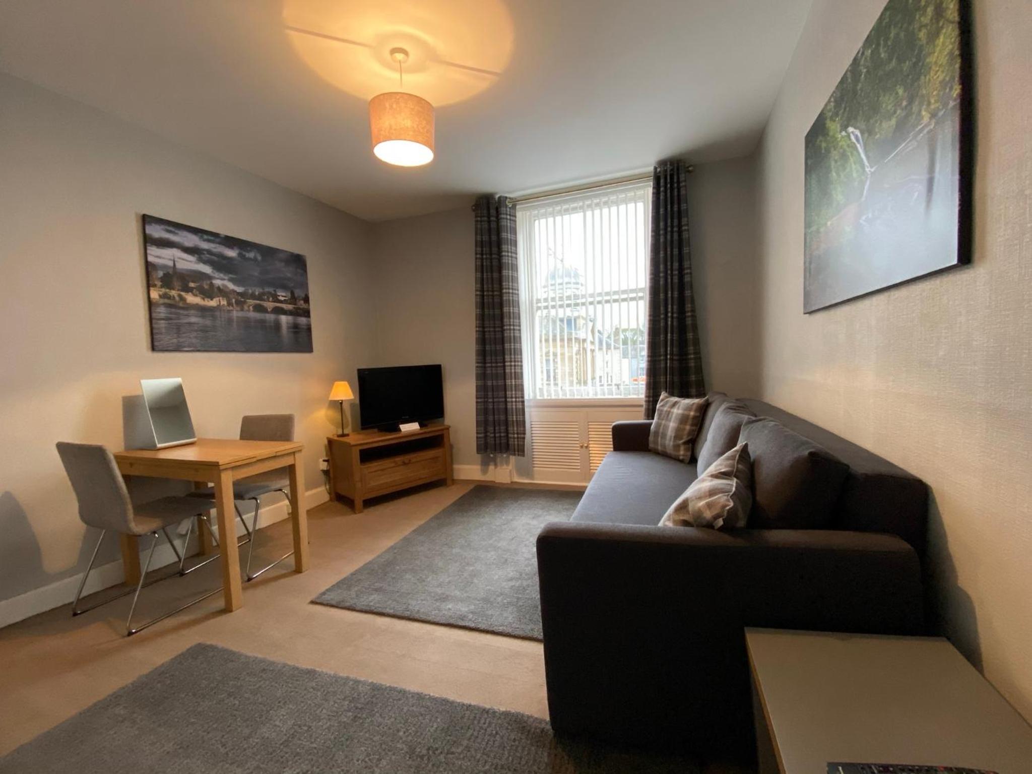 Studio Apartments on the Square view 2