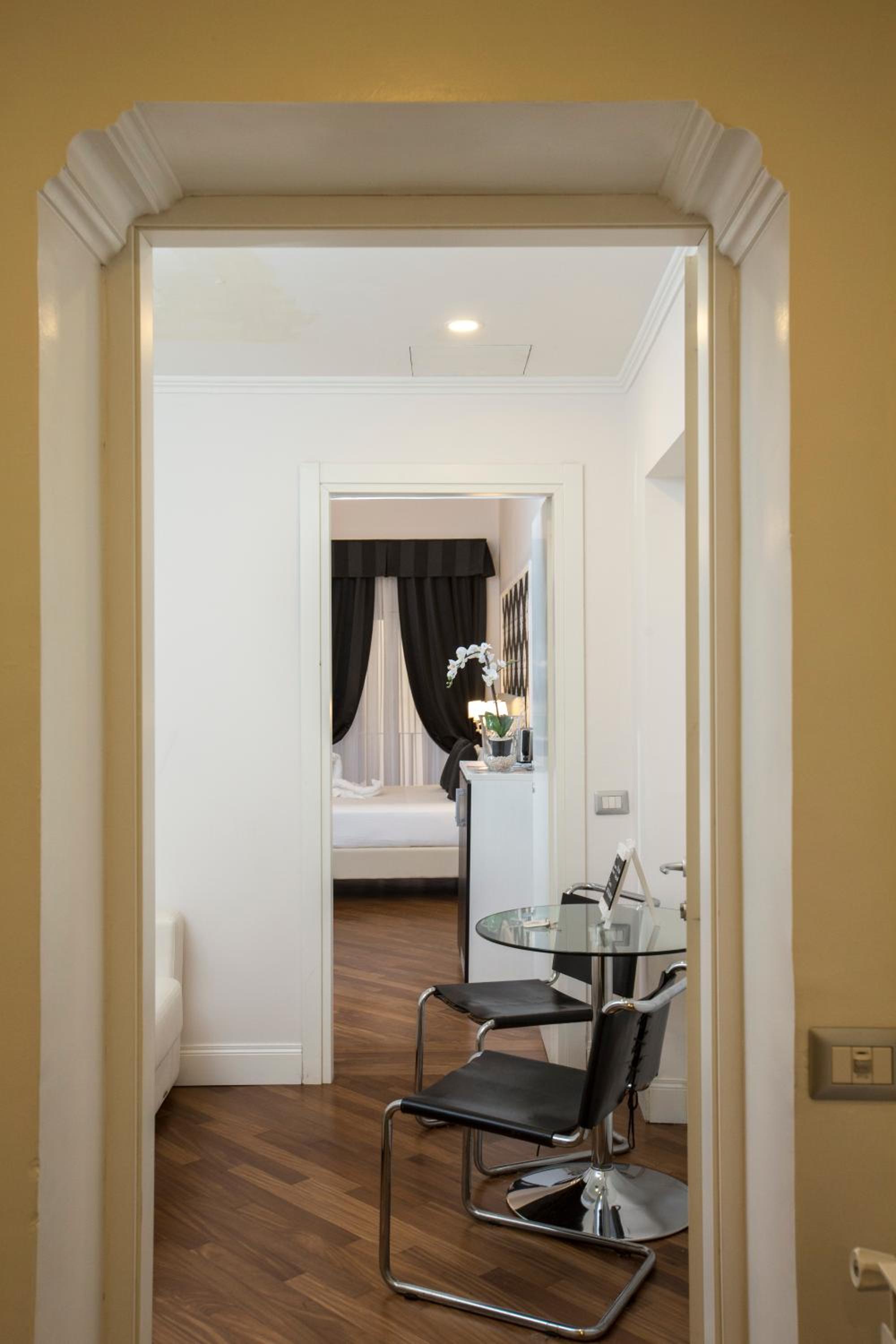 NAVONA VITA SUITES