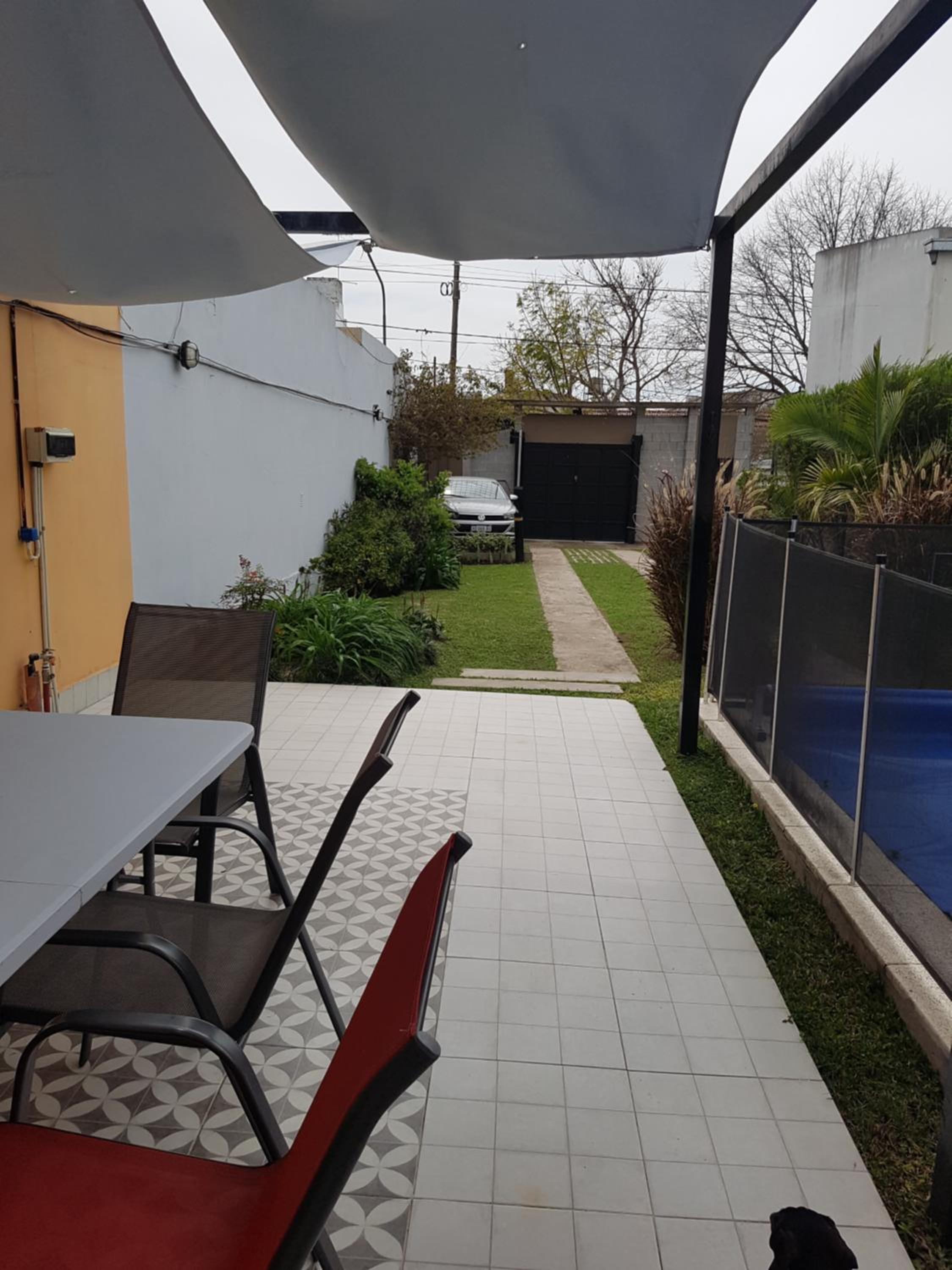 Casa con pileta LA PLATA