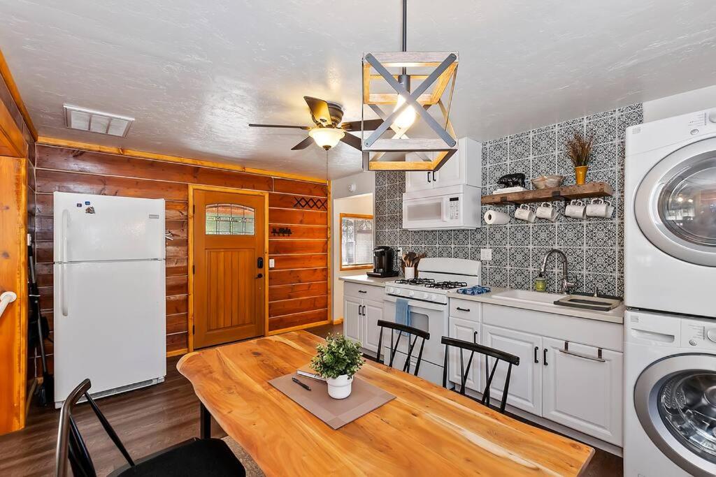 DoorMat Vacation Rentals - Brother Bear Cabin with free WIFI! view 5