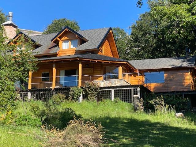 Casa Lago Hermoso