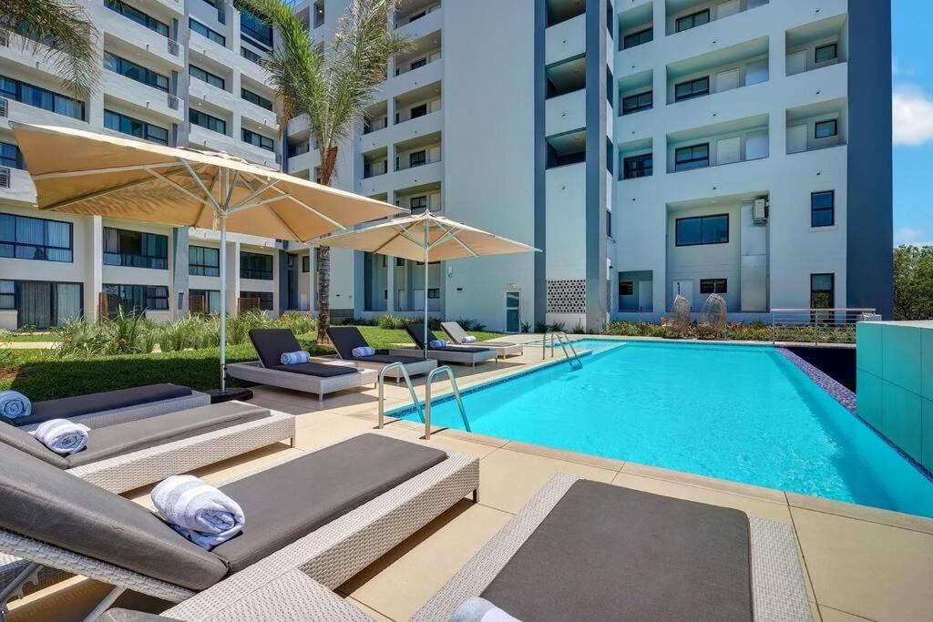 Menlyn hub apartment living with a view on nature