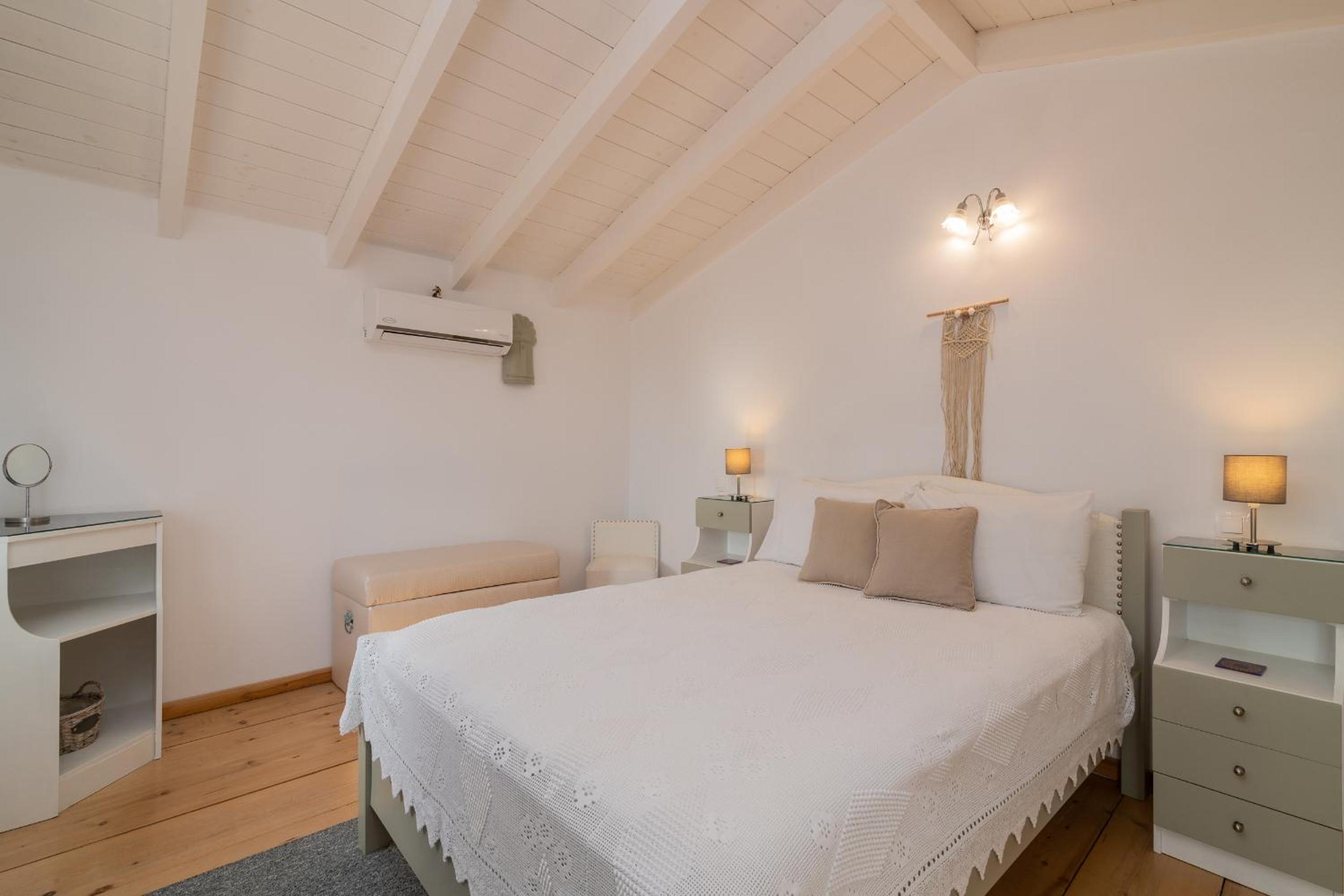Villa Daniela - Private Pool and Serene Location, by ZanteWize view 4