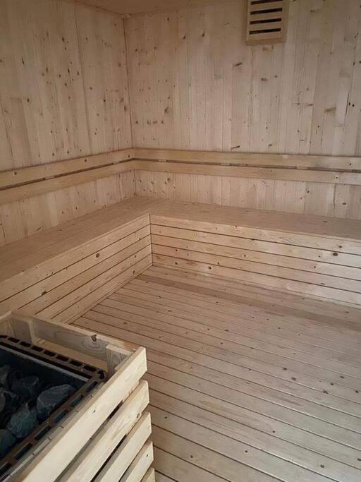 JB Perling New Cozy Studio