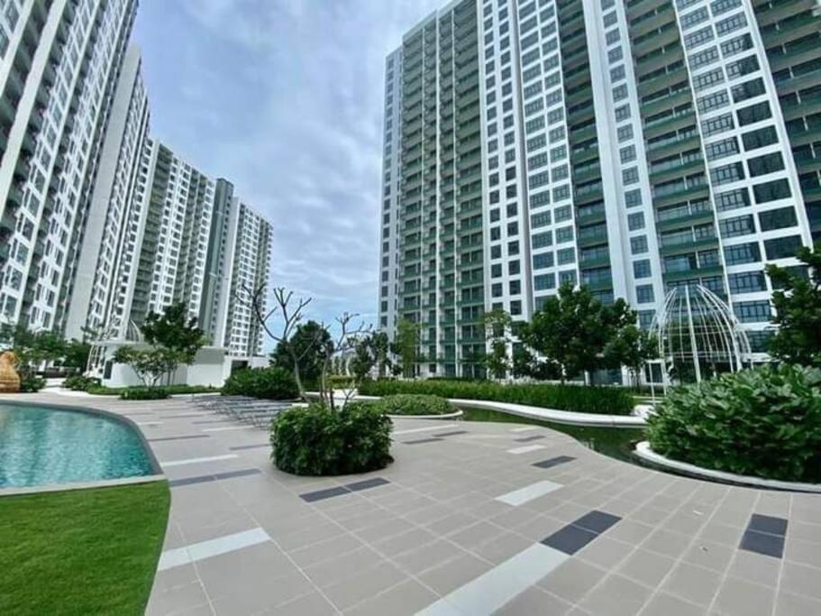 JB Perling New Cozy Studio
