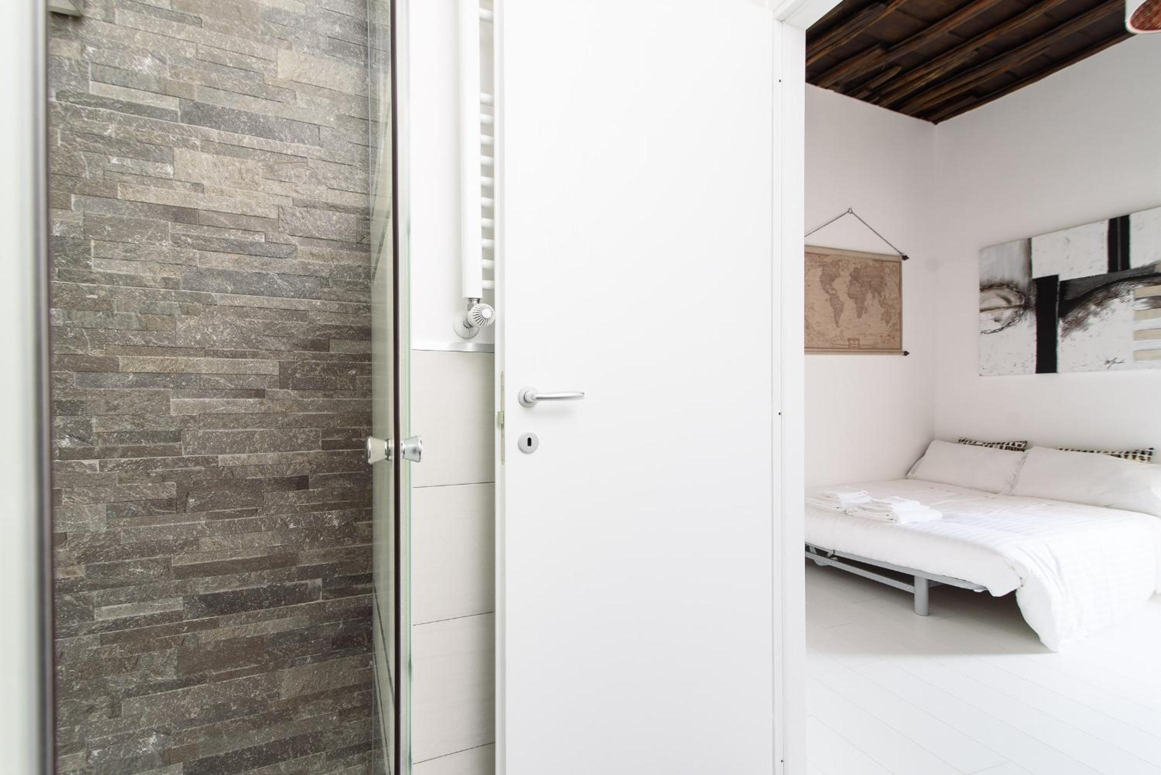 White Ostilia Apartments