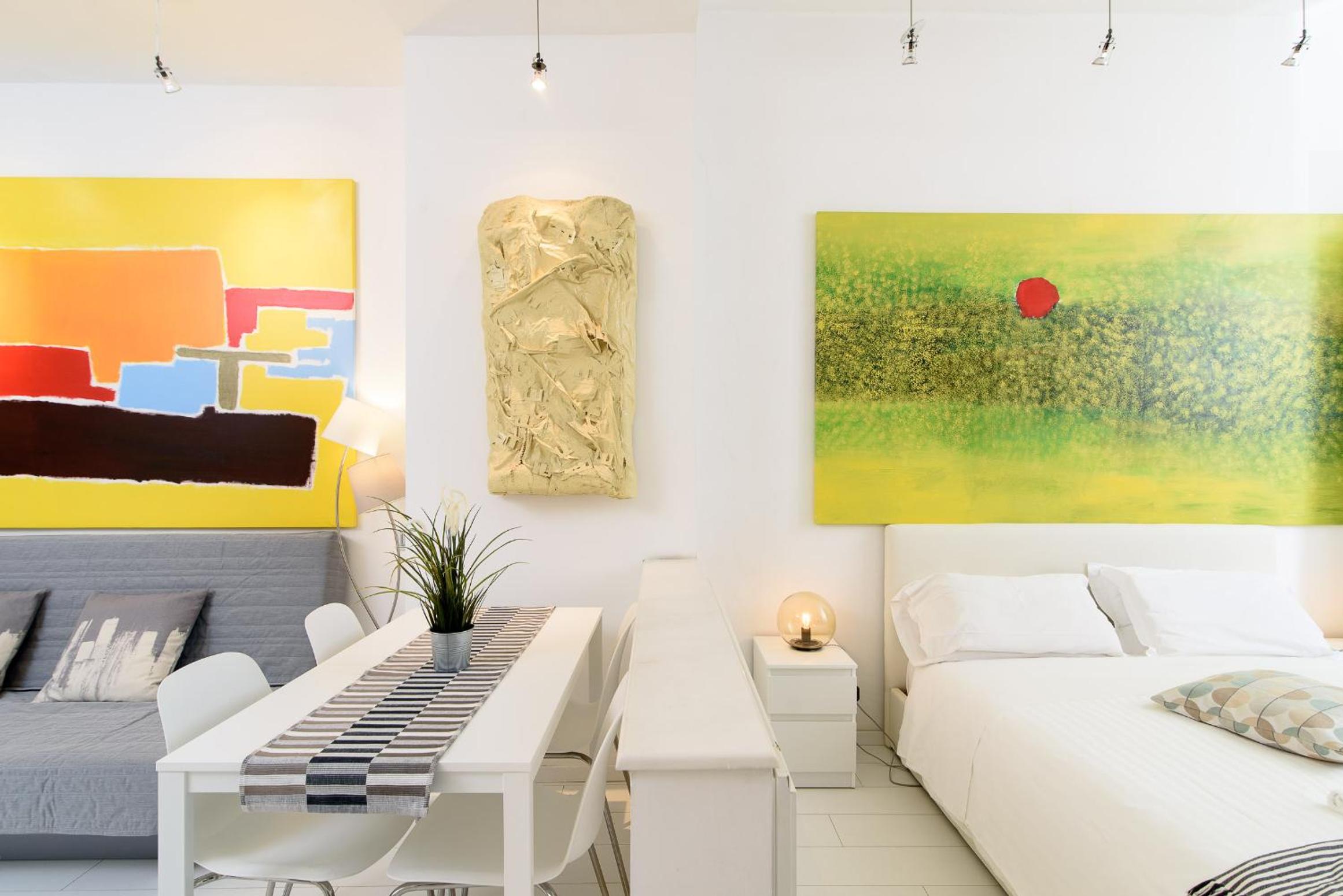 White Ostilia Apartments