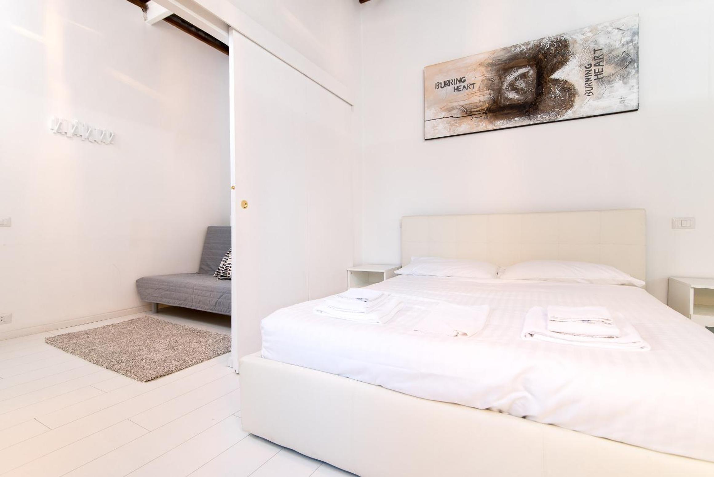 White Ostilia Apartments