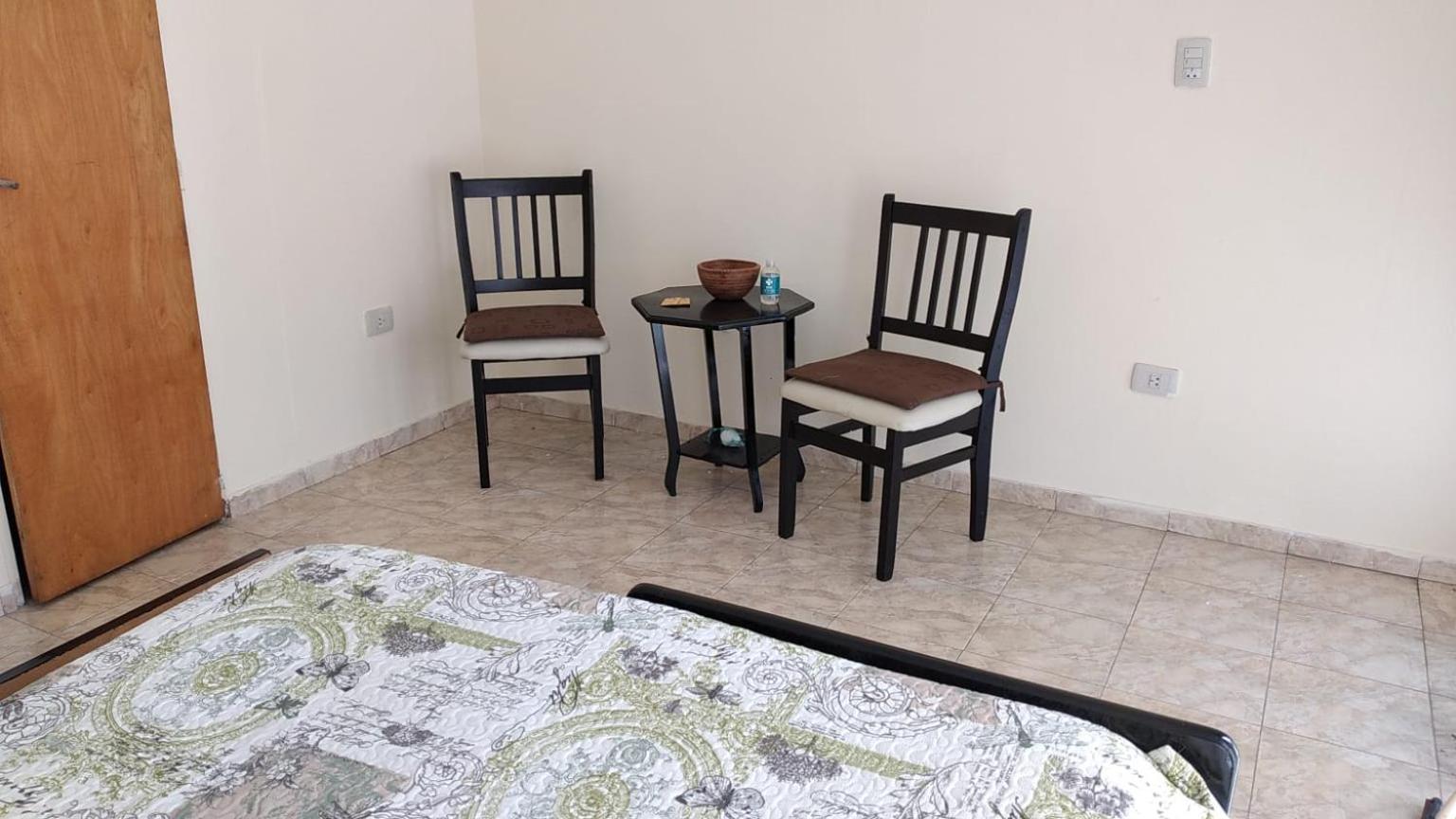 VC Habitaciones básicas con baño privado Nro 1, 4 y 5 Serena Alojamientos