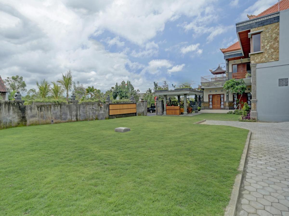 outdoor BBQ area