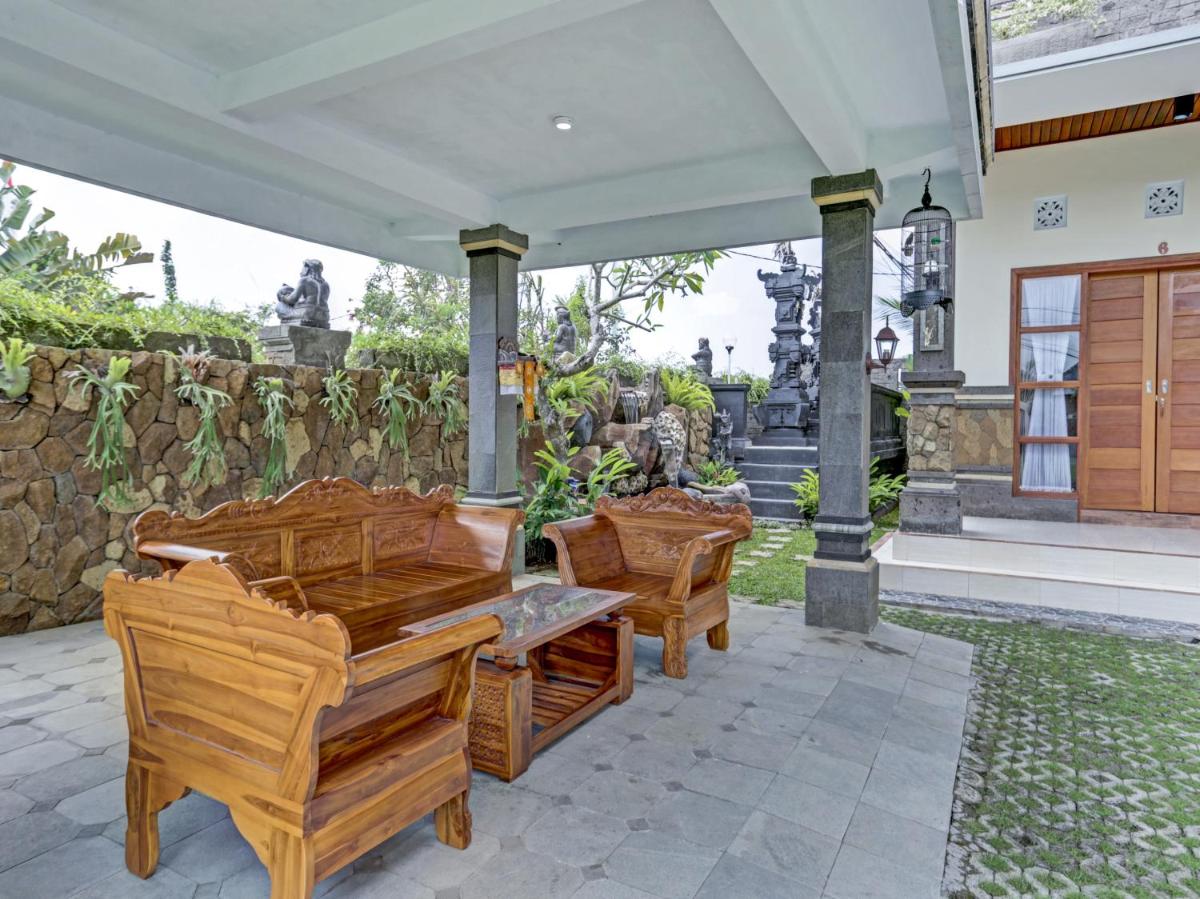 outdoor BBQ area