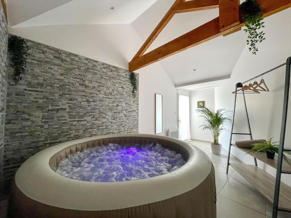 Hotel Un Cocon Pour 2 - Merignac -jacuzzi - Netflix - Tram A