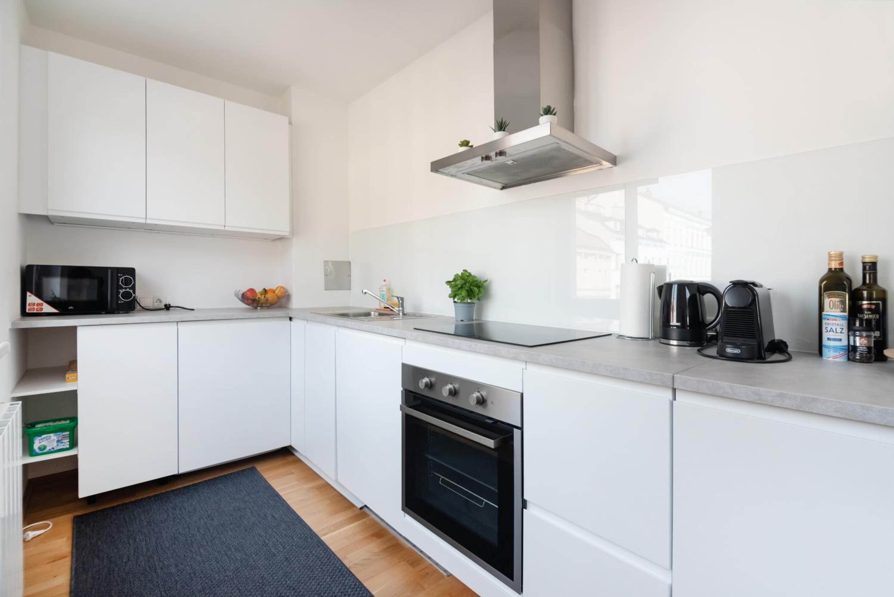 Modern, bright Studio -close to the center in a quiet area