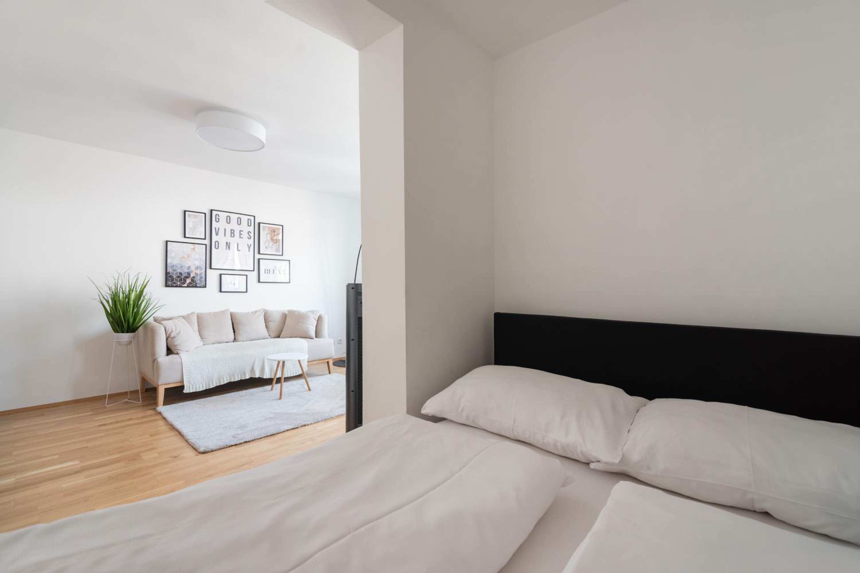 Modern, bright Studio -close to the center in a quiet area