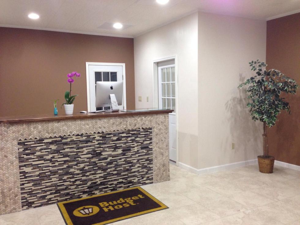 Lewisburg Vacations - All Suites Inn Budget Host - Property Image 16