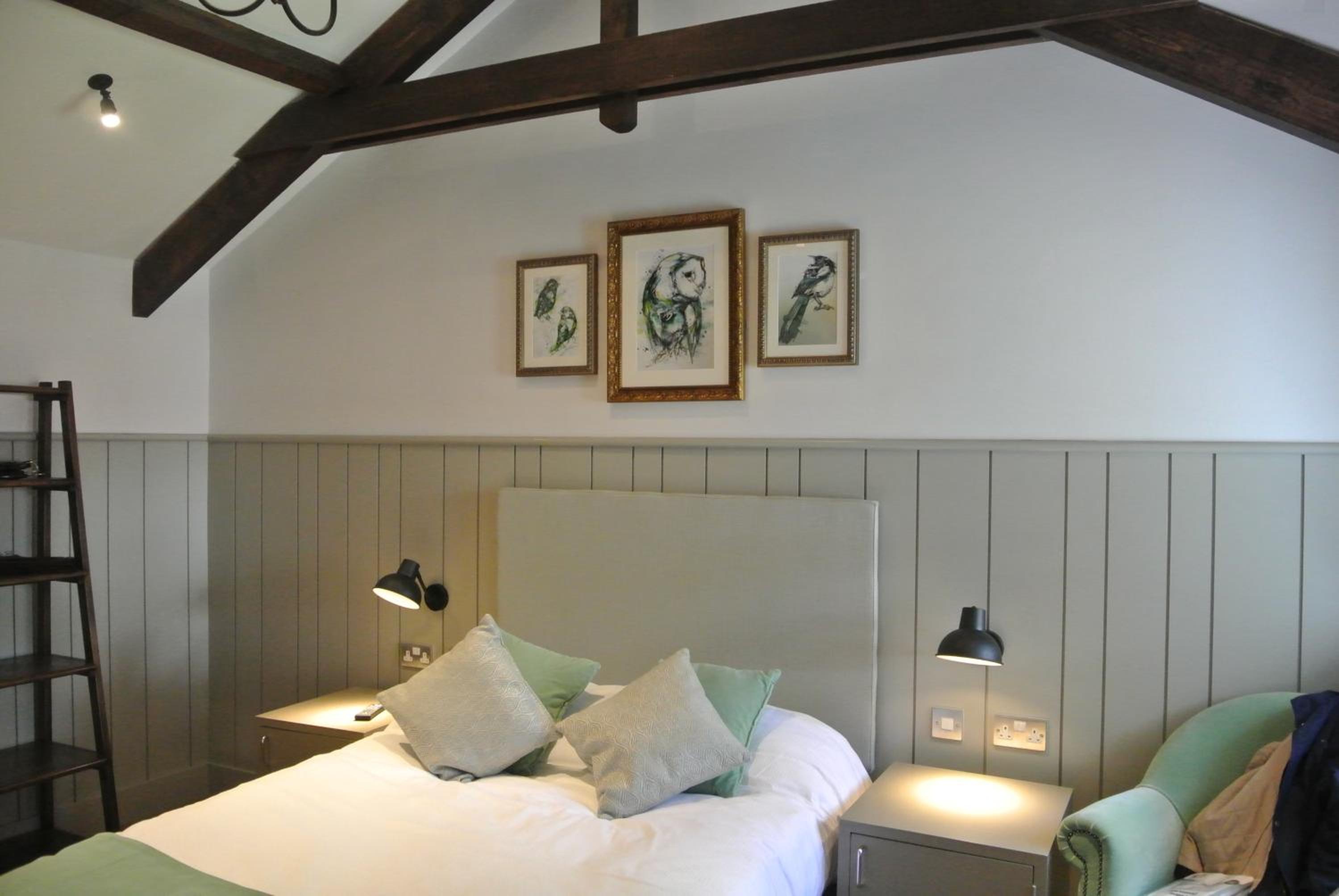 The Crown Pub, Dining & Rooms