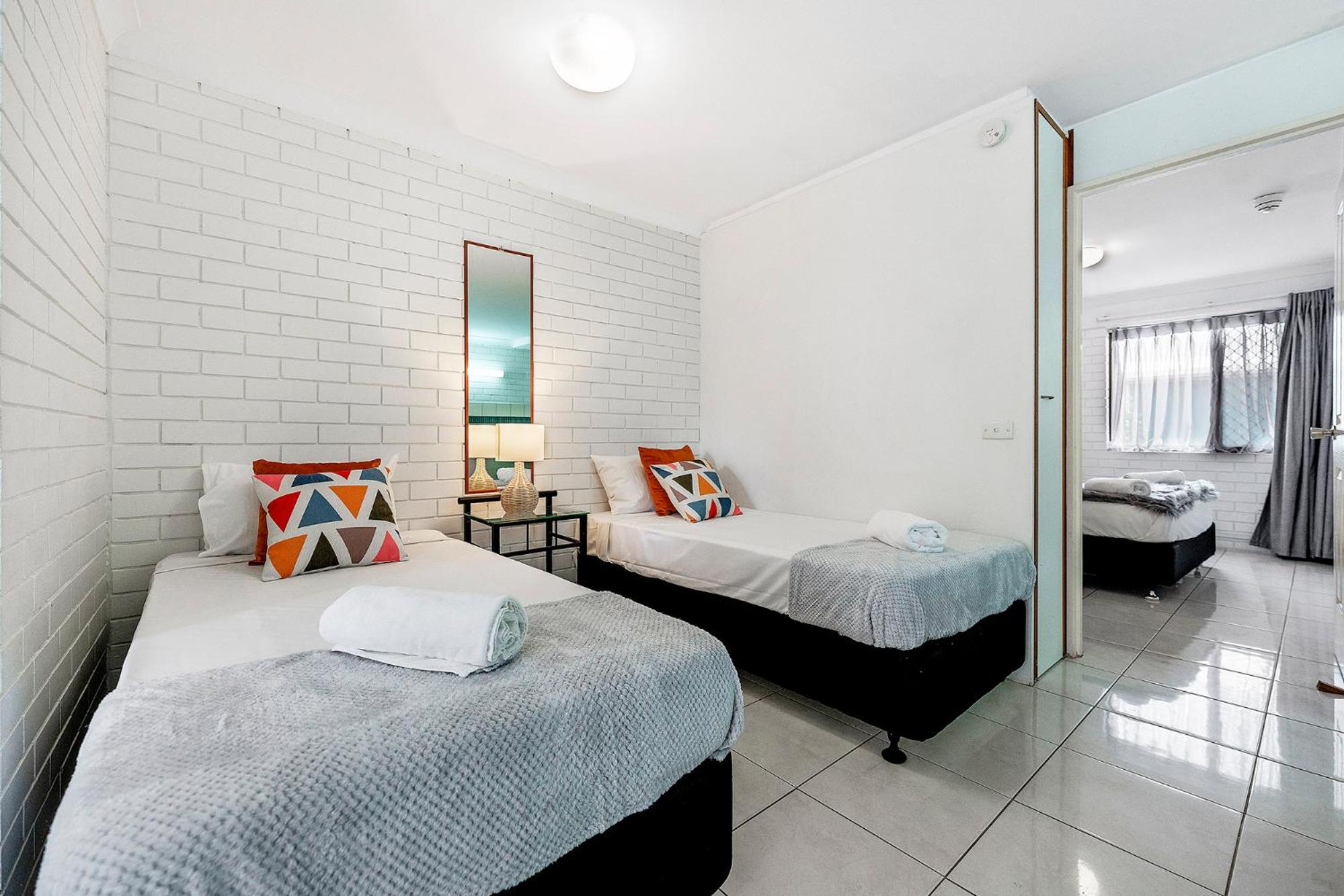 Surfers Paradise- meters from the beach!