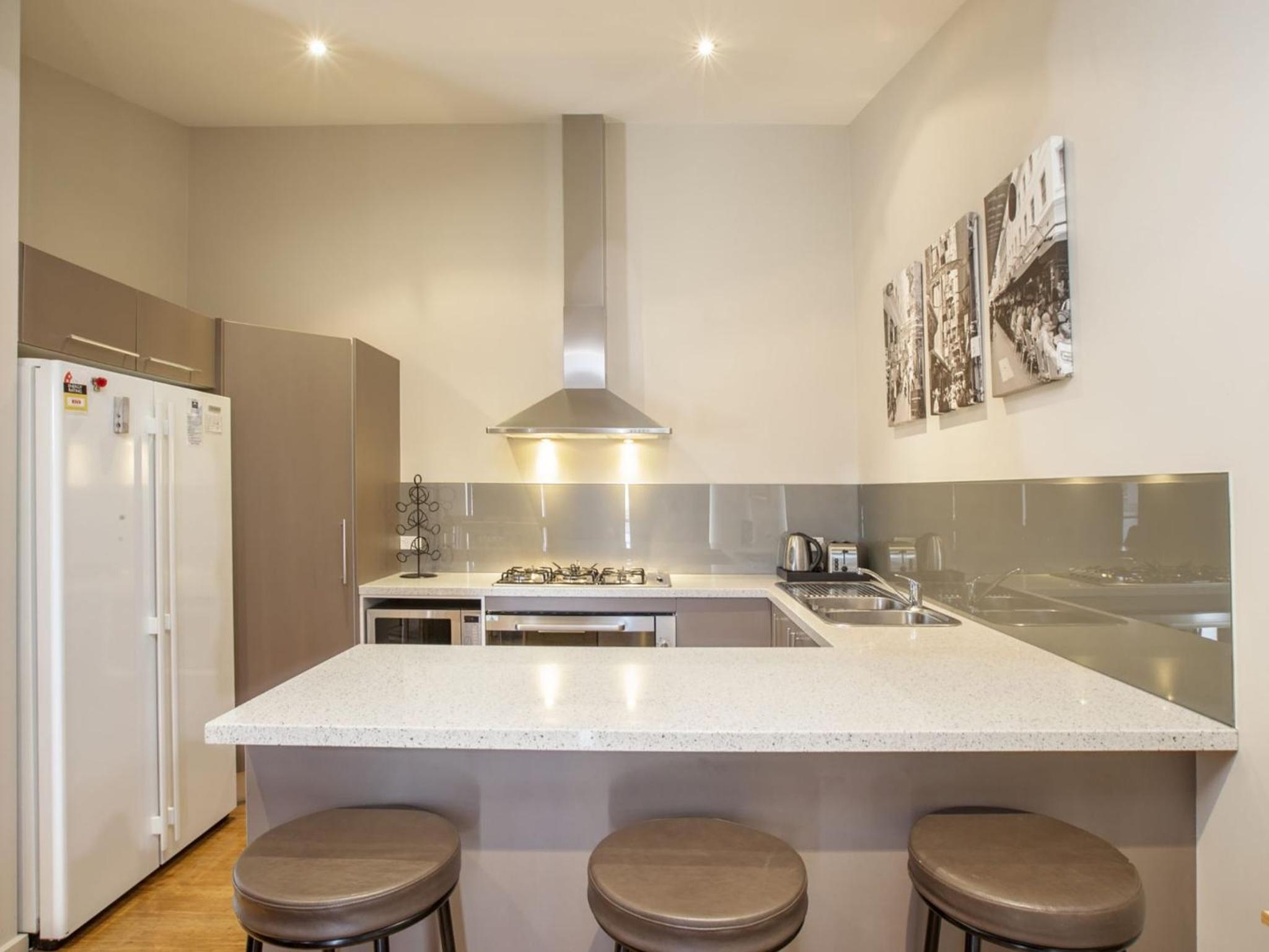 Khione 1 - 3BR Modern Townhouse l Mountain Views l WiFi l BBQ l Smart TV