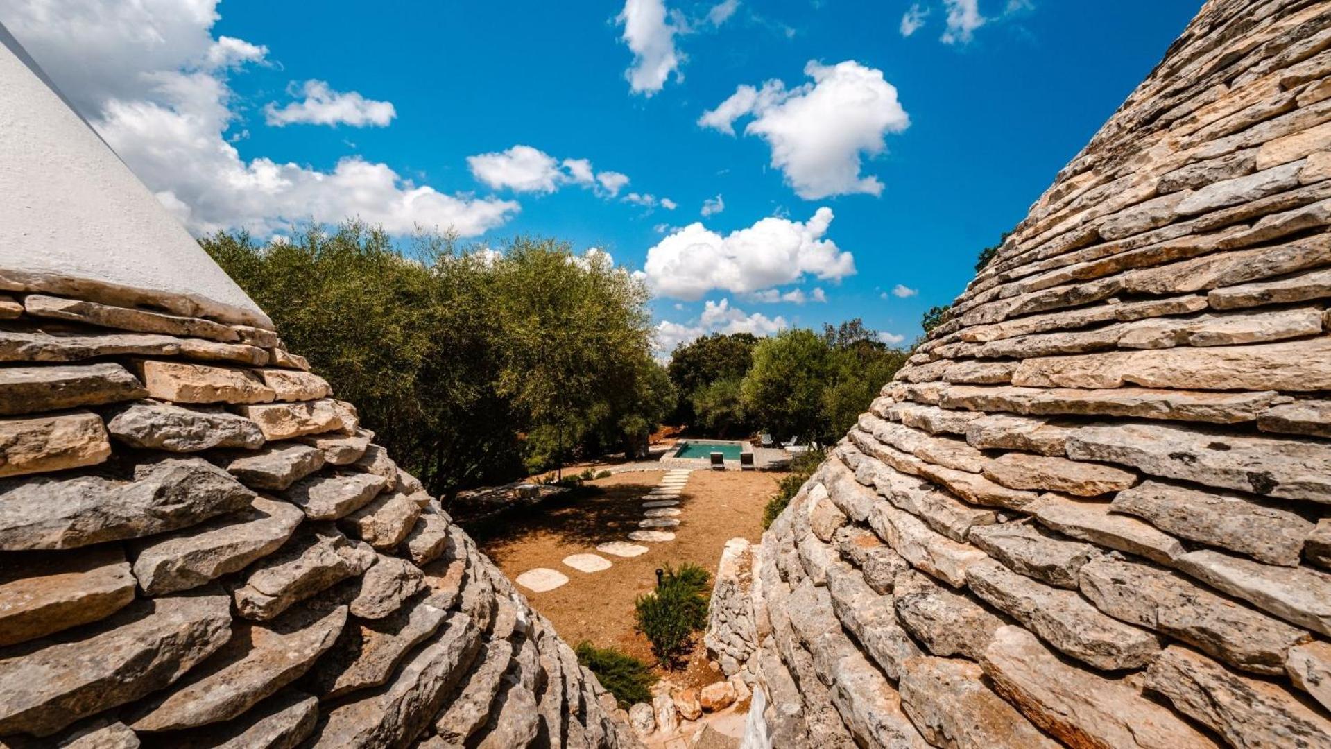 HelloAPULIA - Trulli di Nifra Panoramic Hill view 3