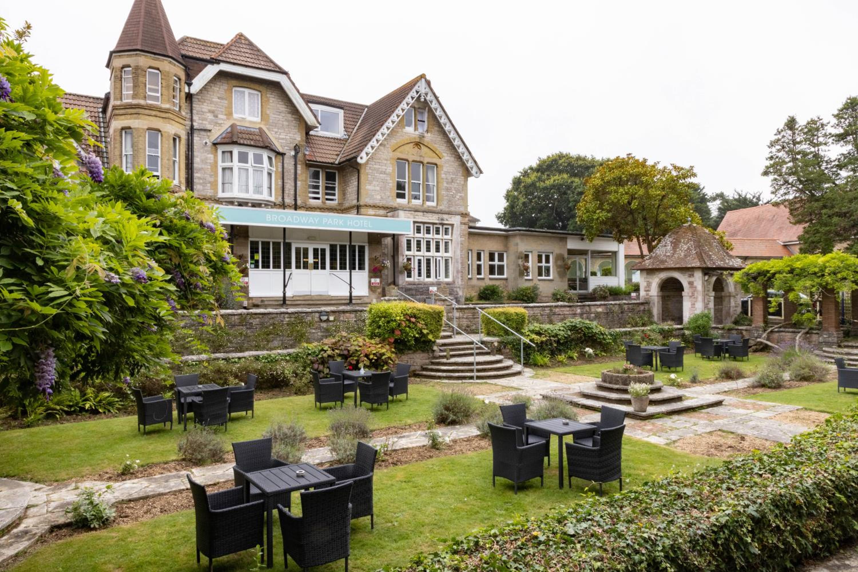 Sandown Vacations - The Broadway Park Hotel - Property Image 11