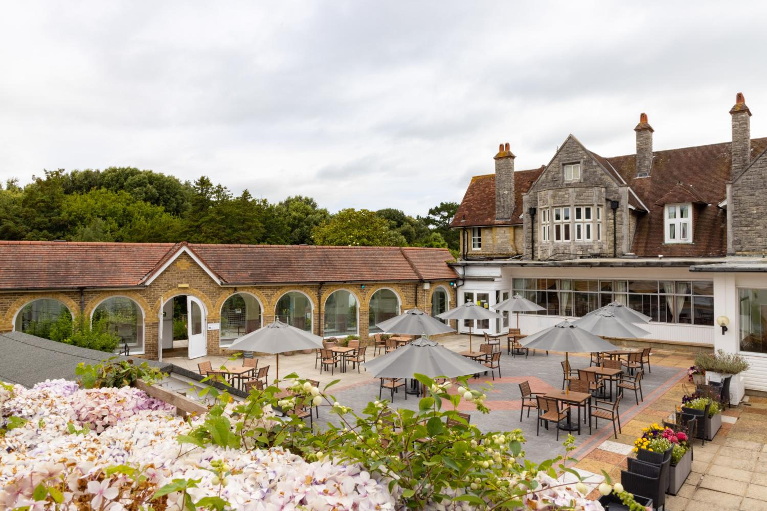 Sandown Vacations - The Broadway Park Hotel - Property Image 1
