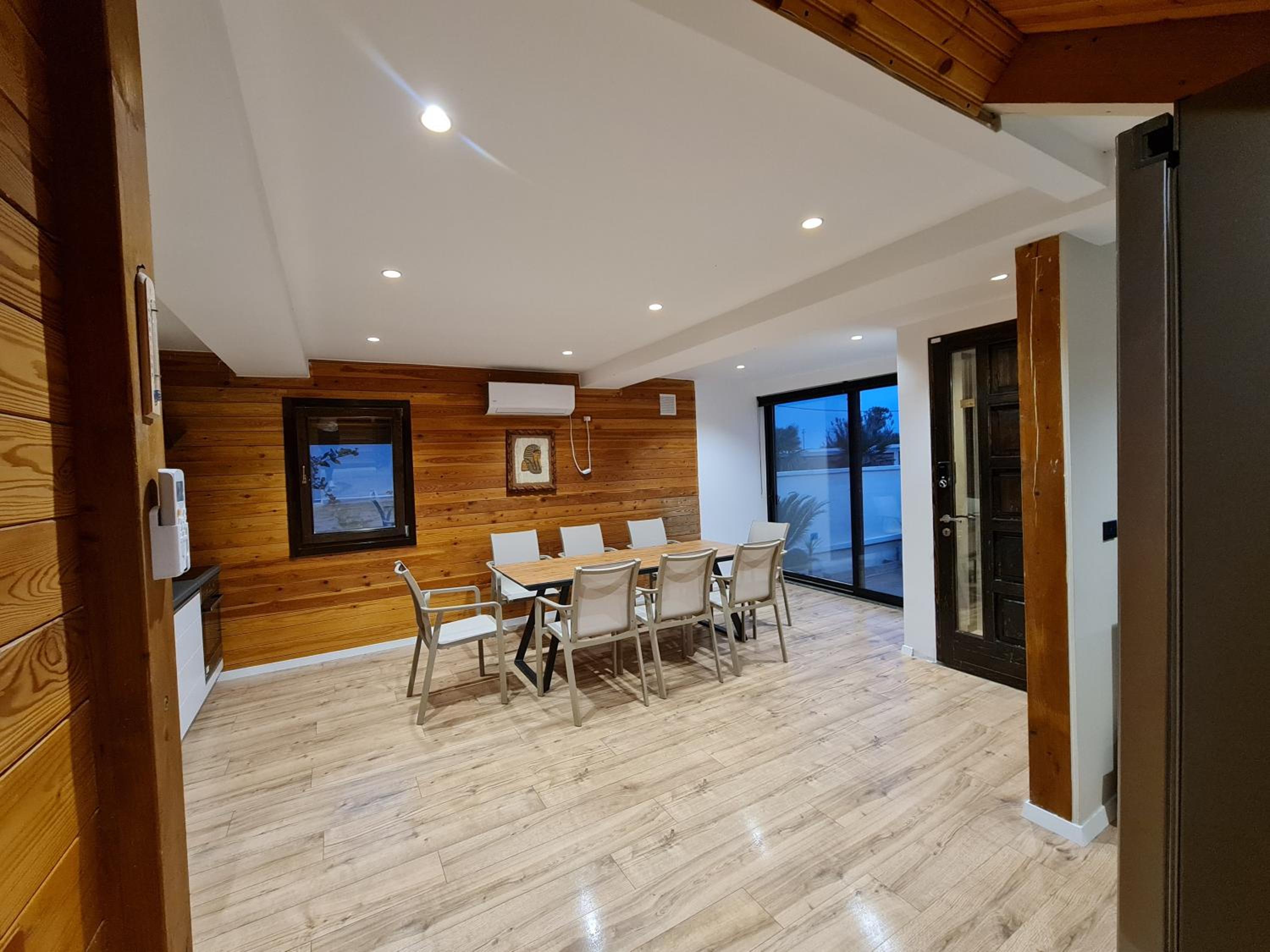 Isea Wood Villa
