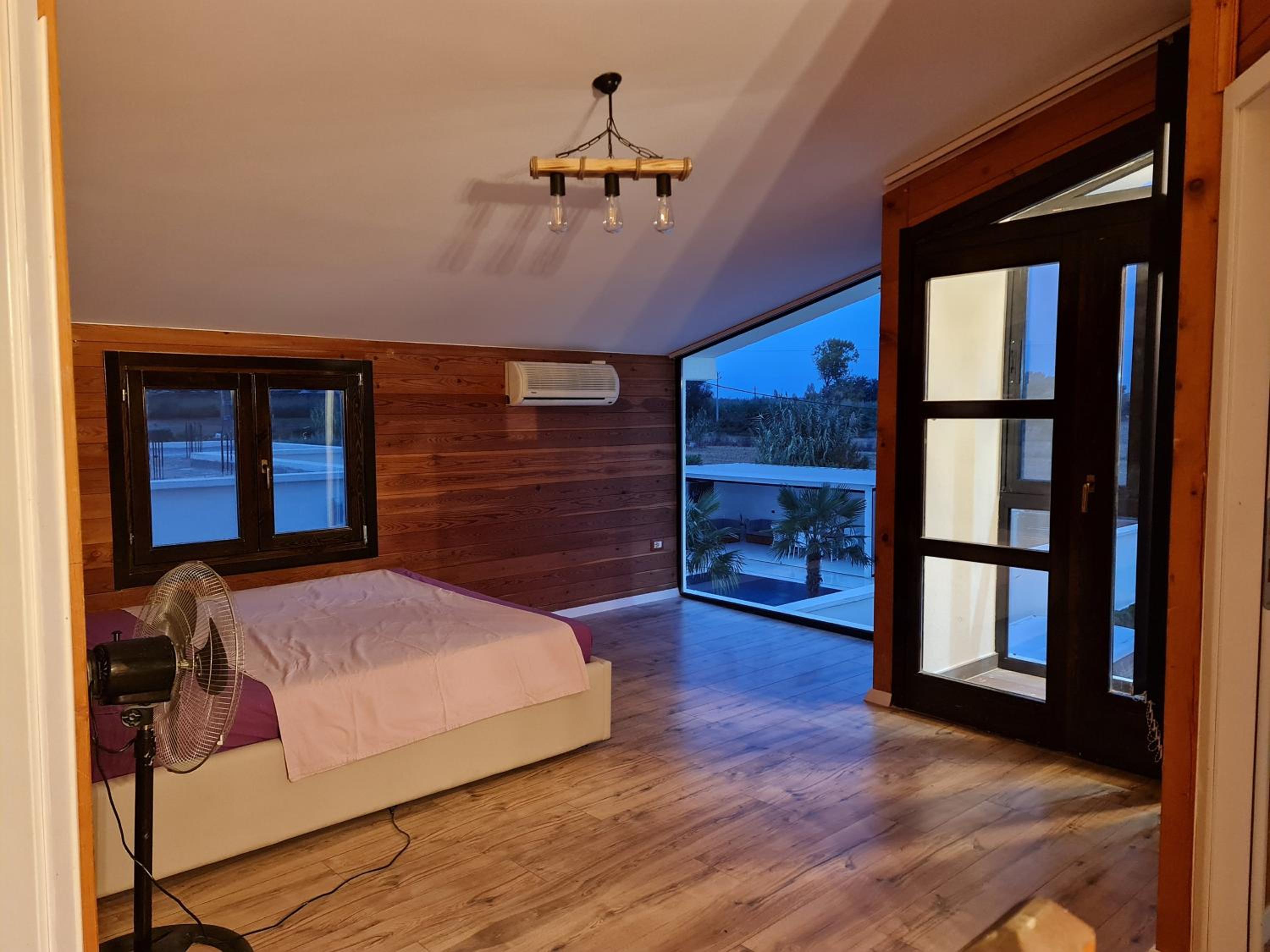 Isea Wood Villa