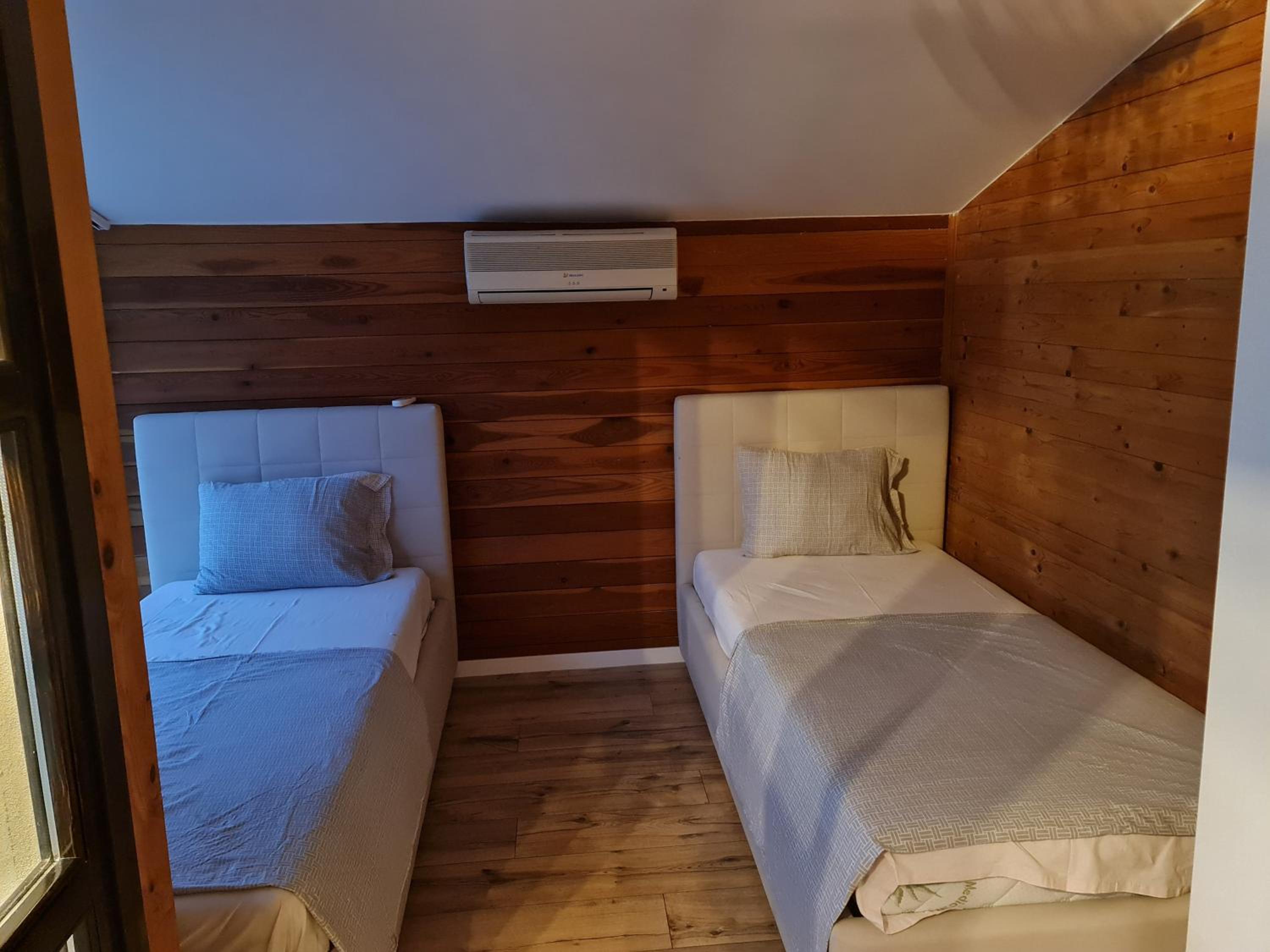 Isea Wood Villa