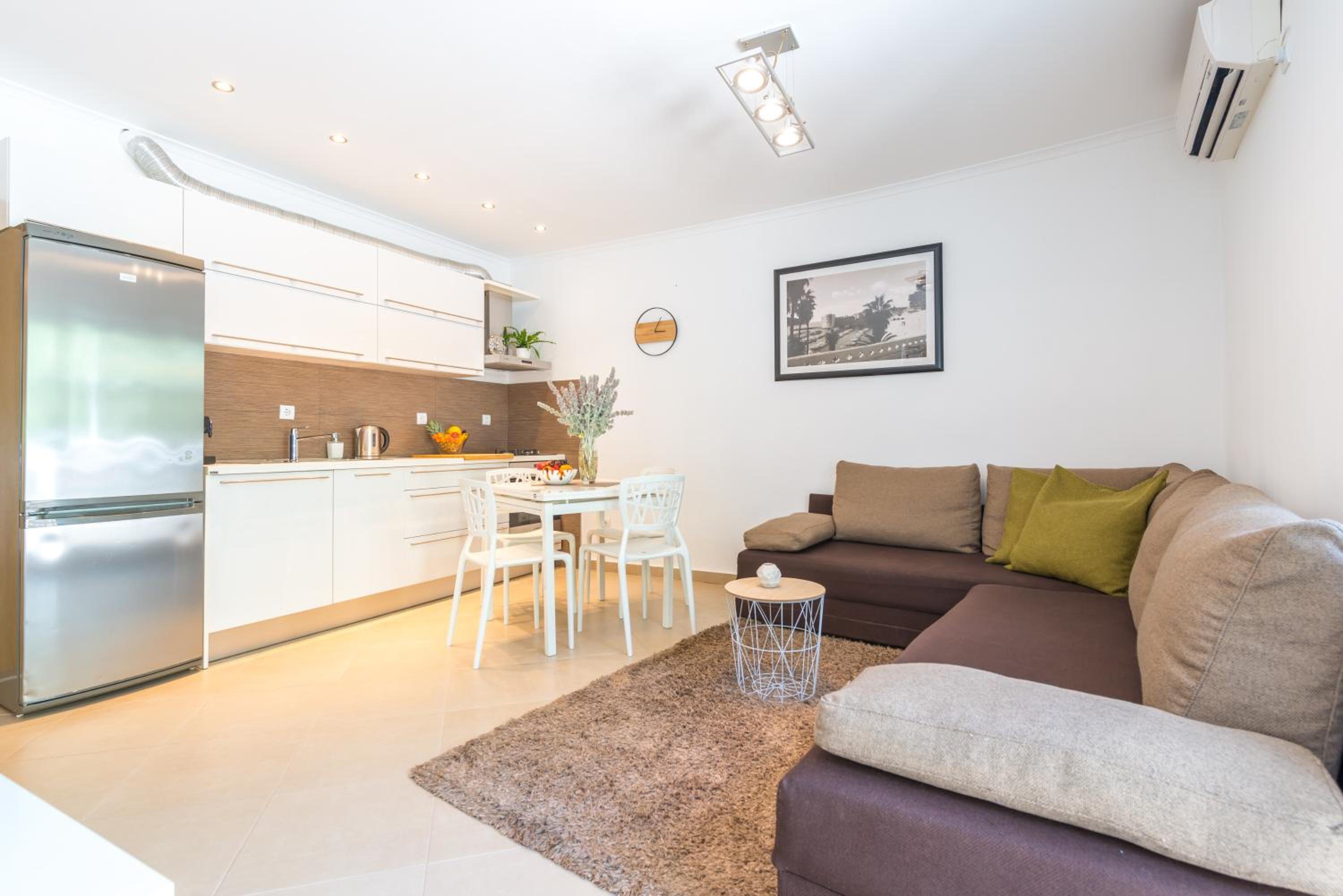 Petka Hill Apartments