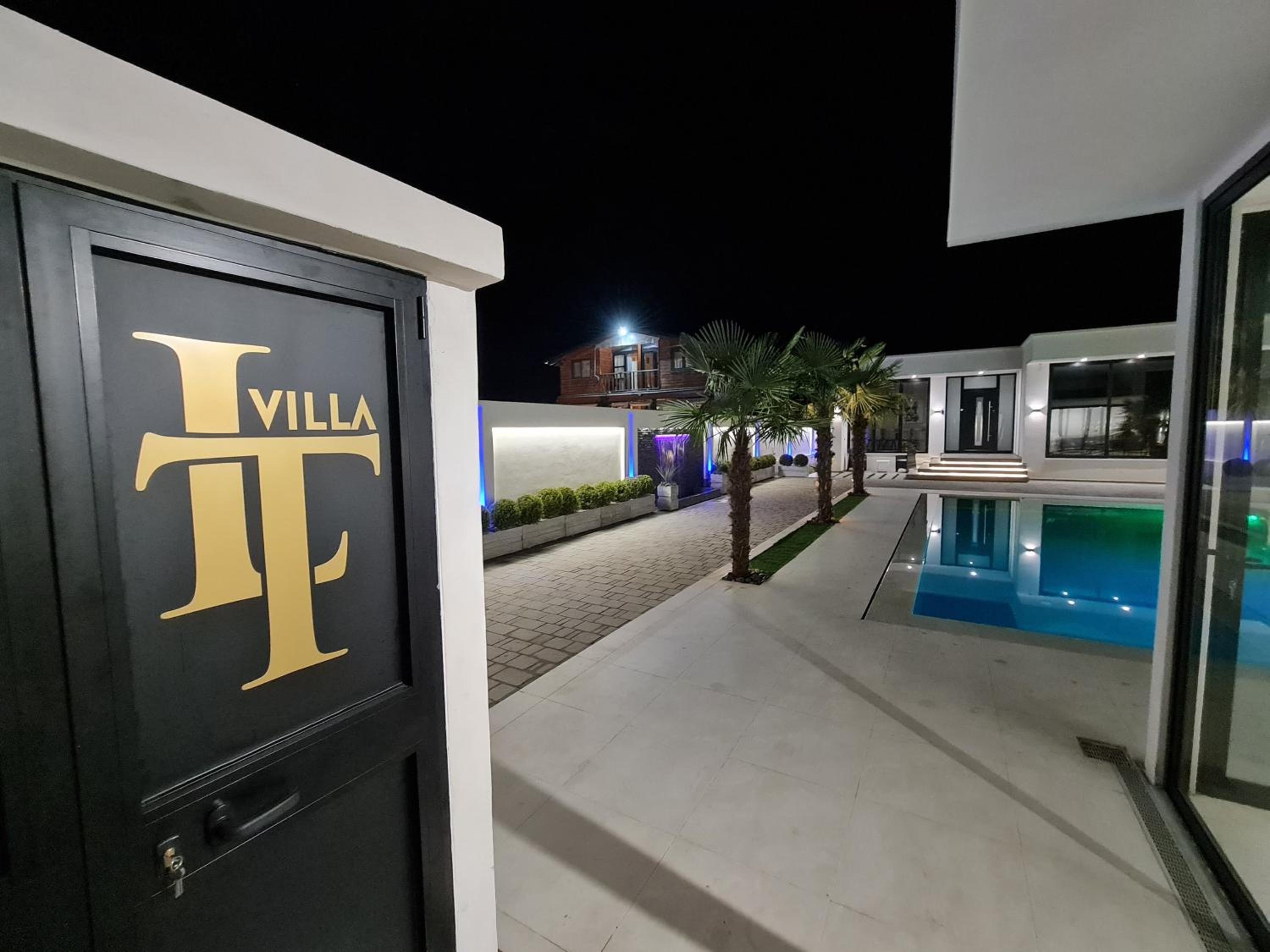 LT Luxury Villa