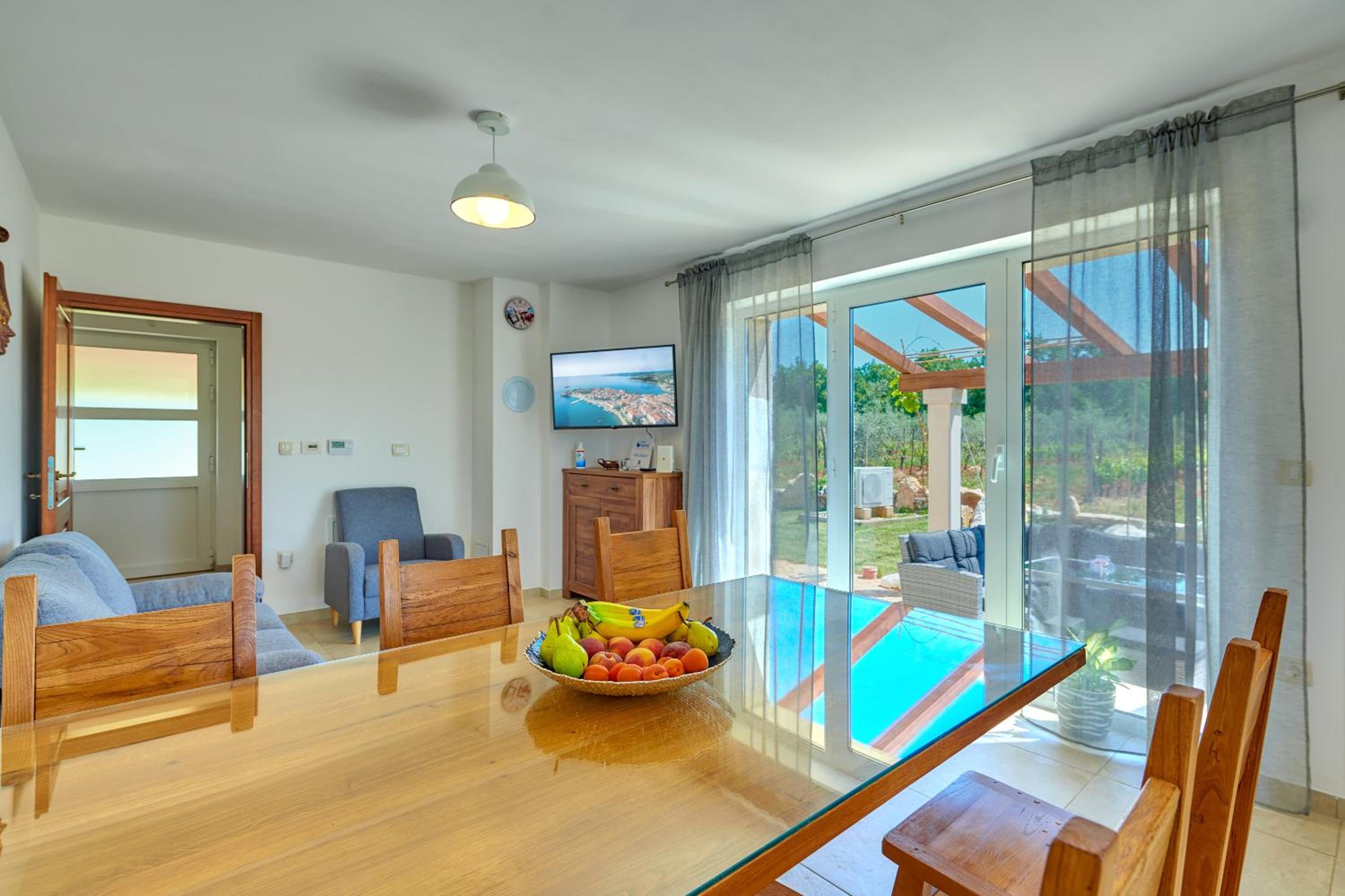 Relax house surrounded by olives and vineyard view 4