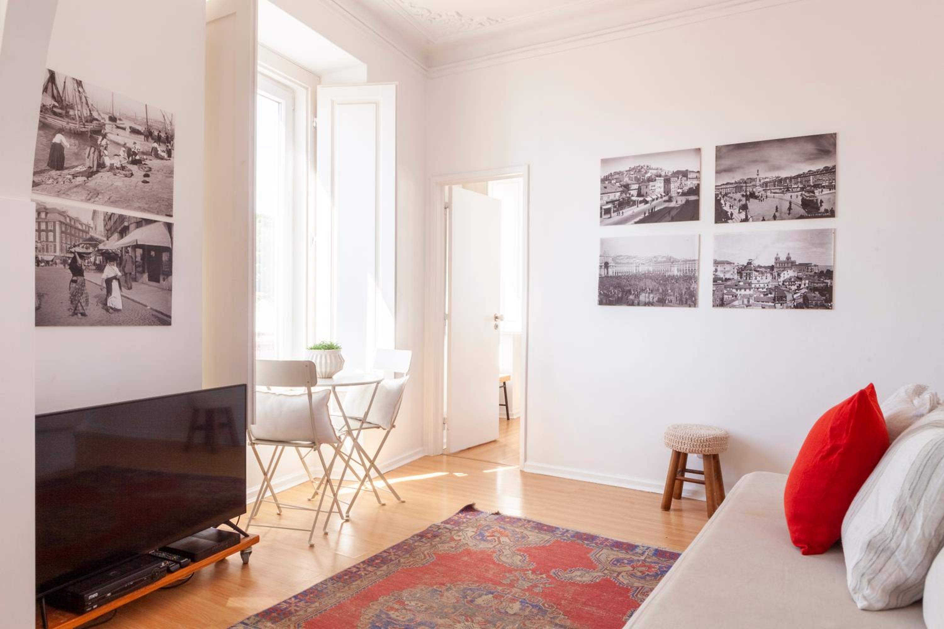 Alfama Amazing Scenic River and City View Charming apartment With 2 bedrooms and AC 19th Century Building view 4
