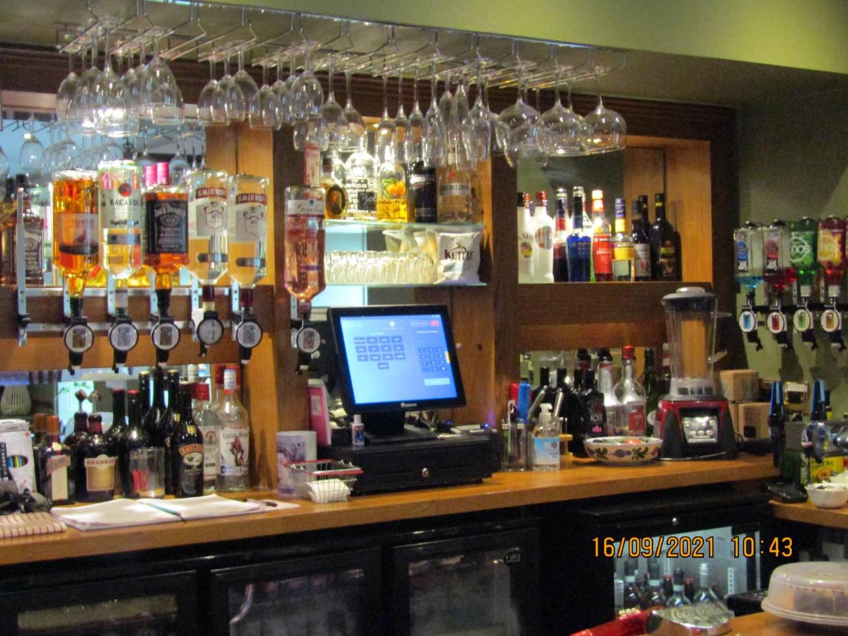 bar