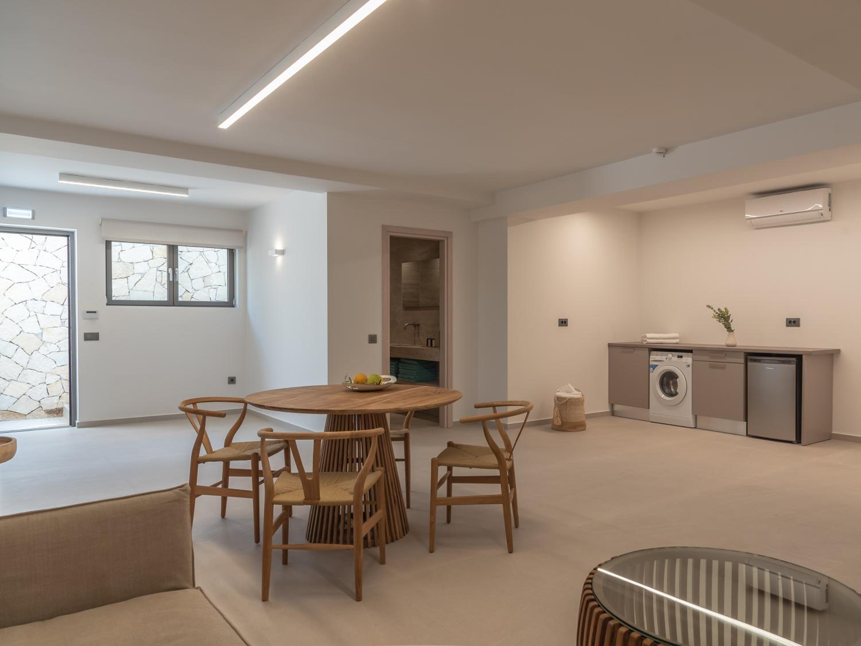 Amalthia Villa, Heated Pool & Walk to the Beach, By ThinkVilla view 3