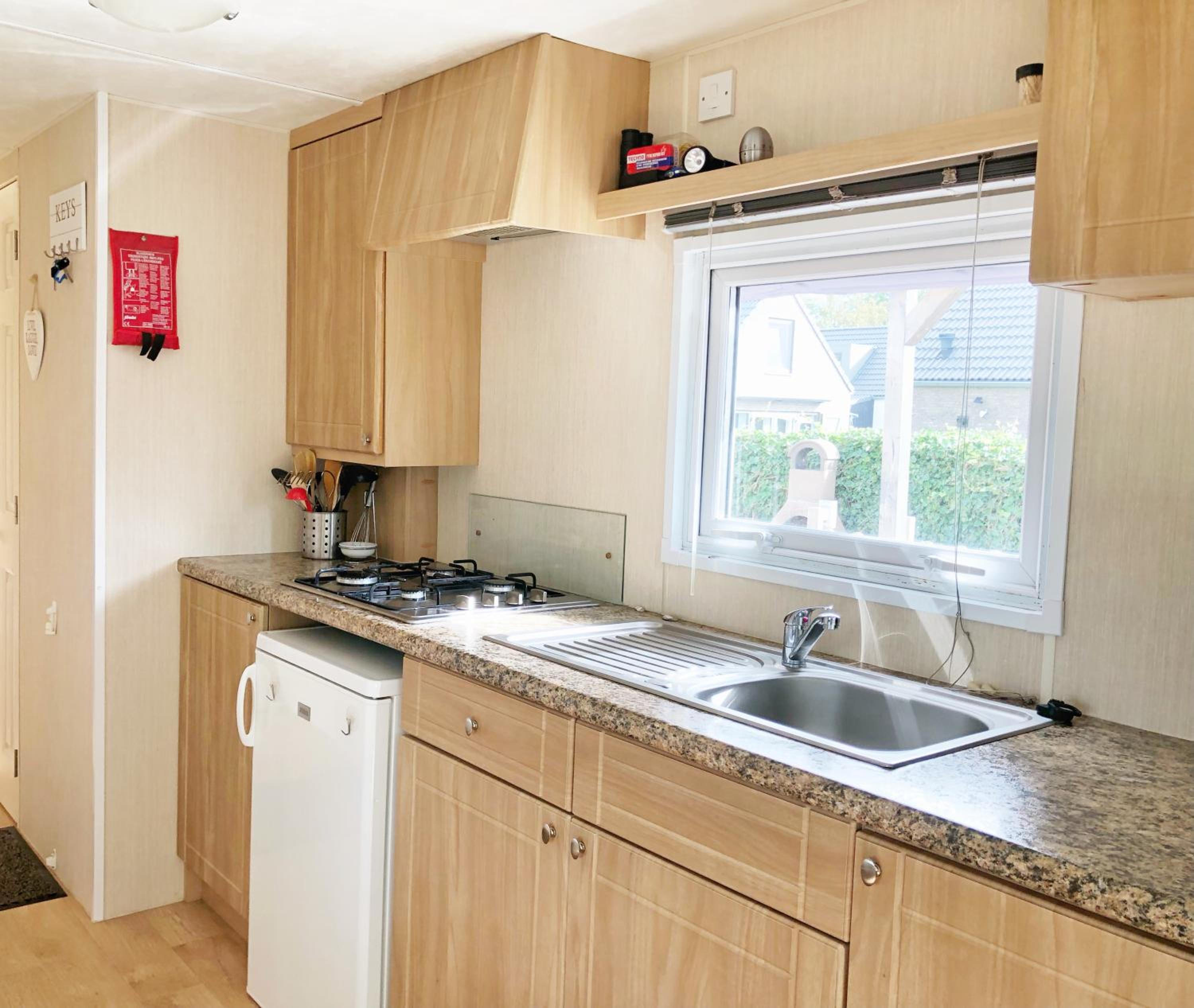 Chalet 575 op Recreatiepark De Wielen view 4