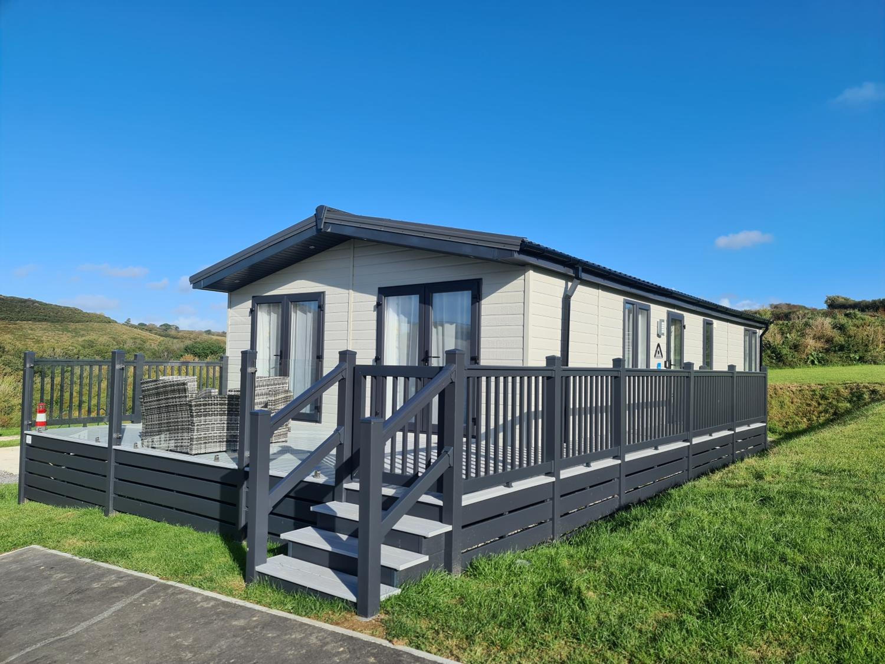 Mawgan Pads Mawgan Porth view 3
