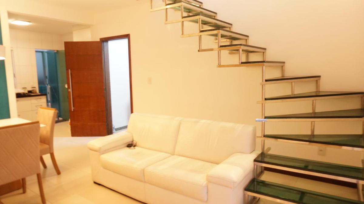 Apartamento duplex próximo à praia
