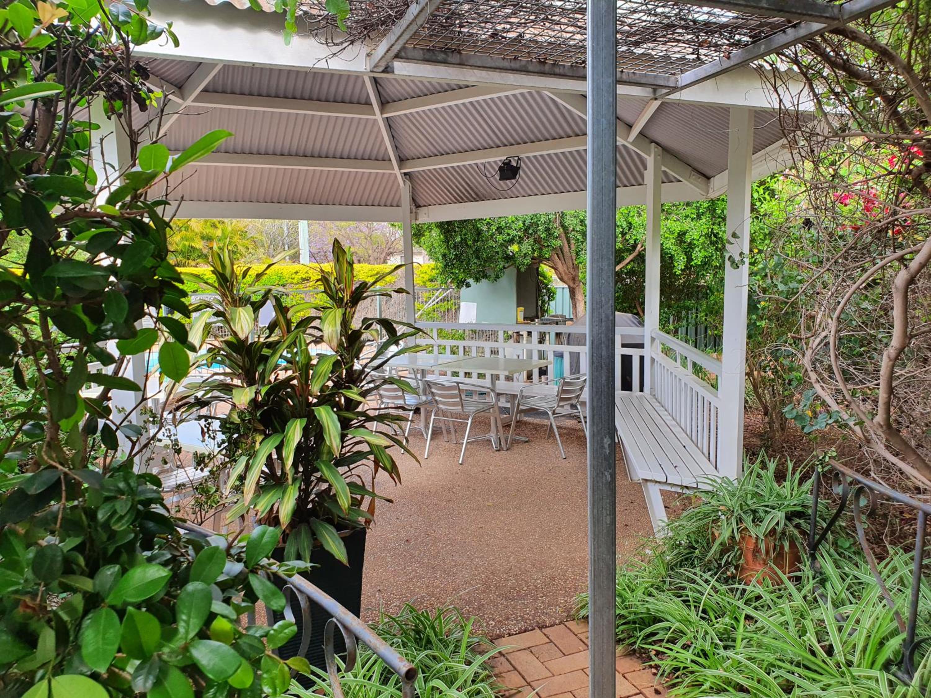 Jacaranda Country Motel
