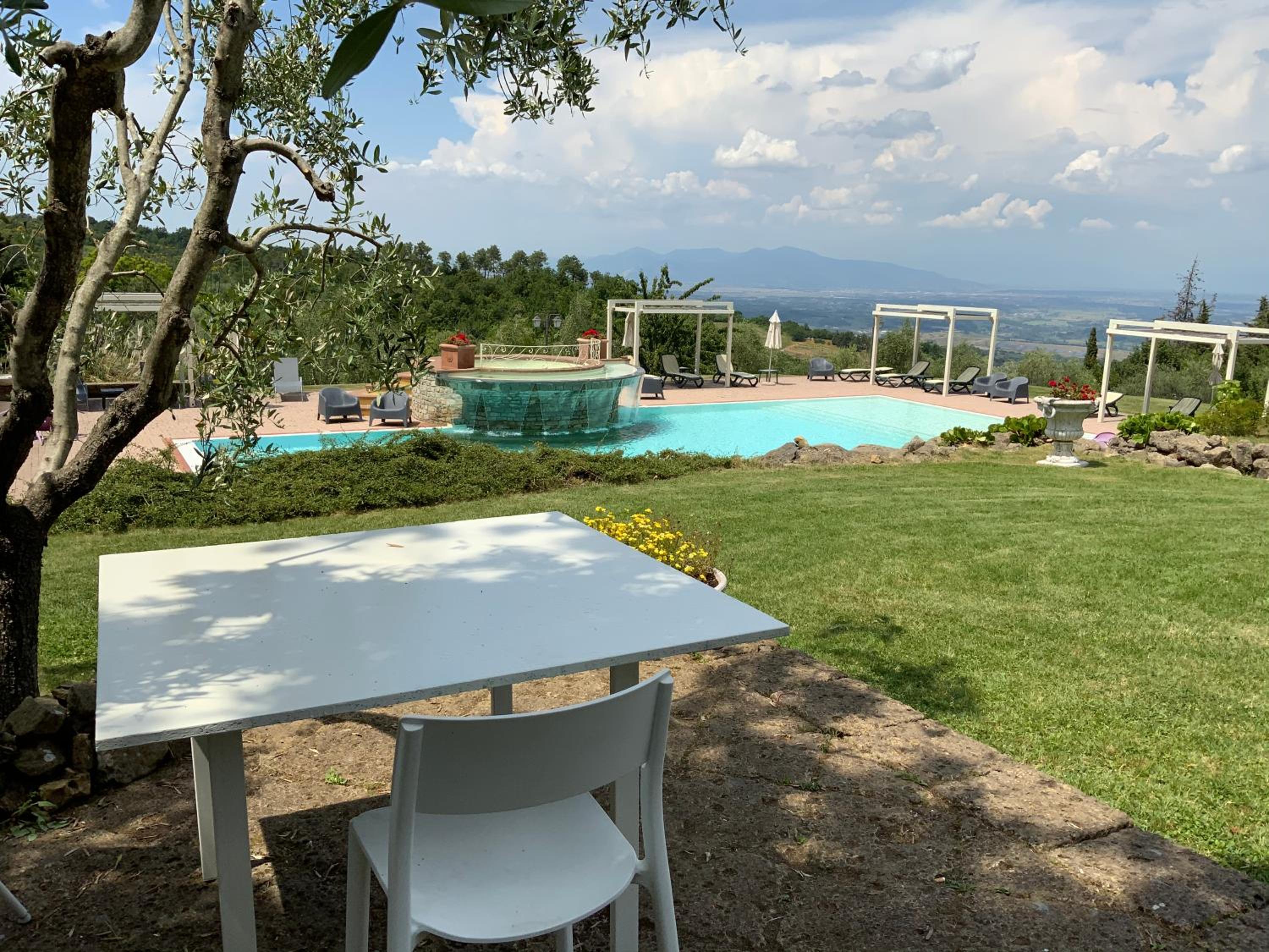 Villa Le Polle di Meletro - Exclusive Tuscan Villa with Private Pool & Panoramic Glass Sauna