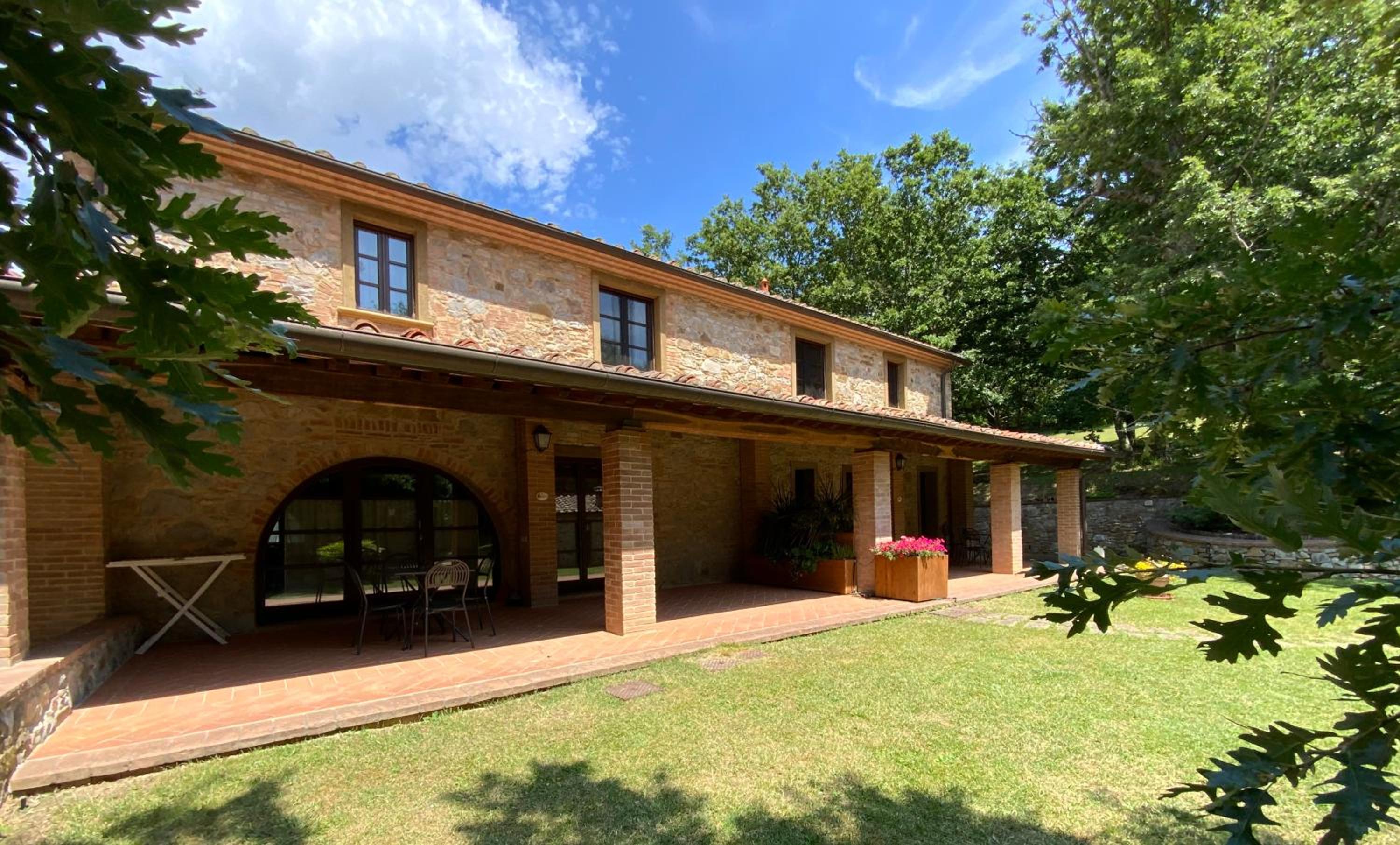 Villa Le Polle di Meletro - Exclusive Tuscan Villa with Private Pool & Panoramic Glass Sauna